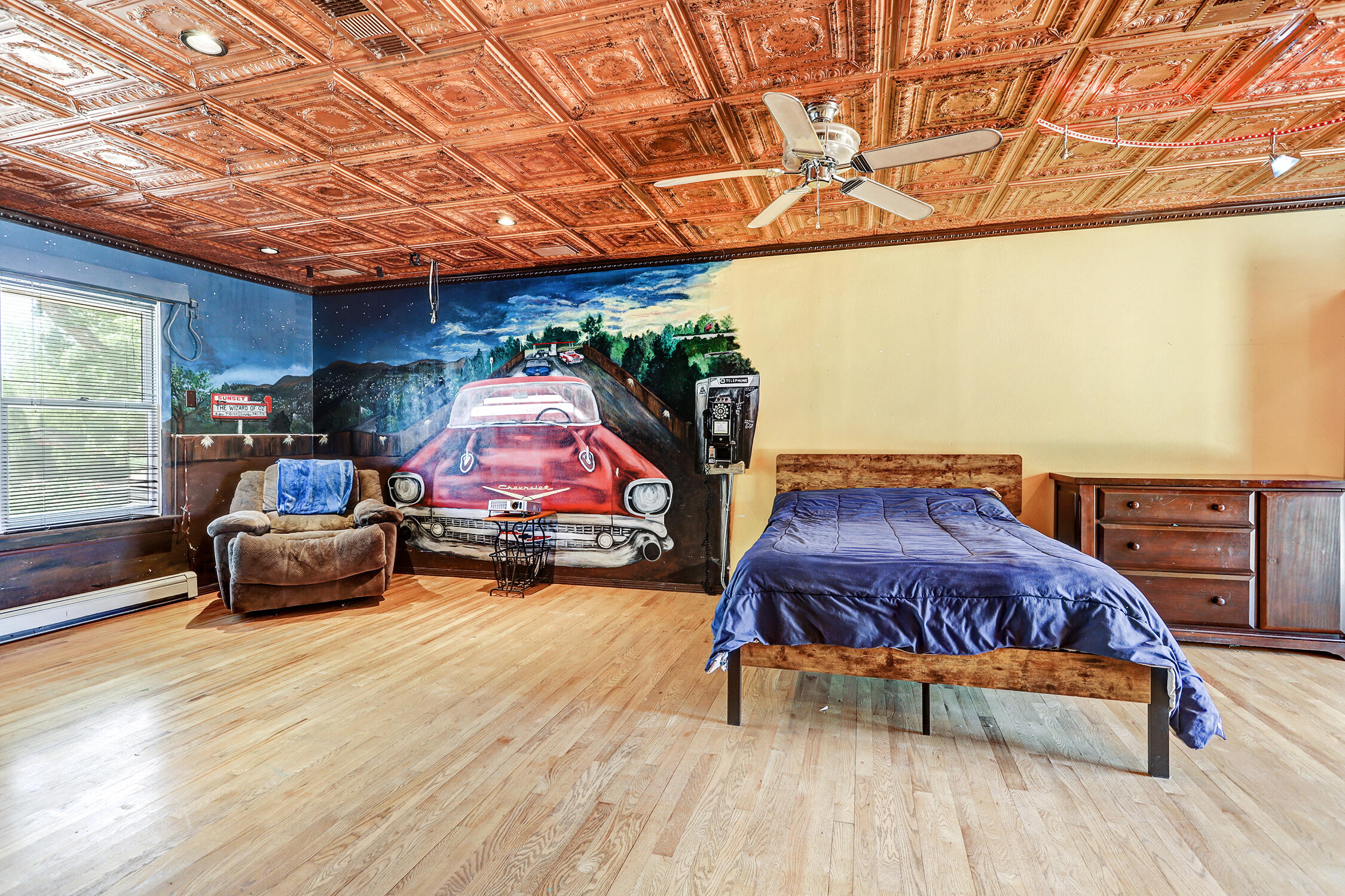 1209 Alameda Road