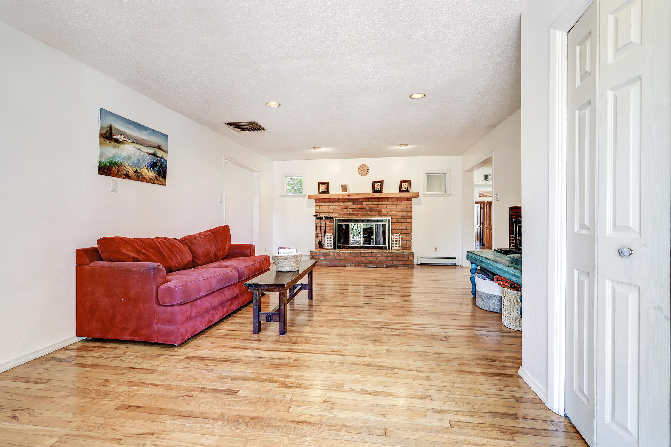 1209 Alameda Road