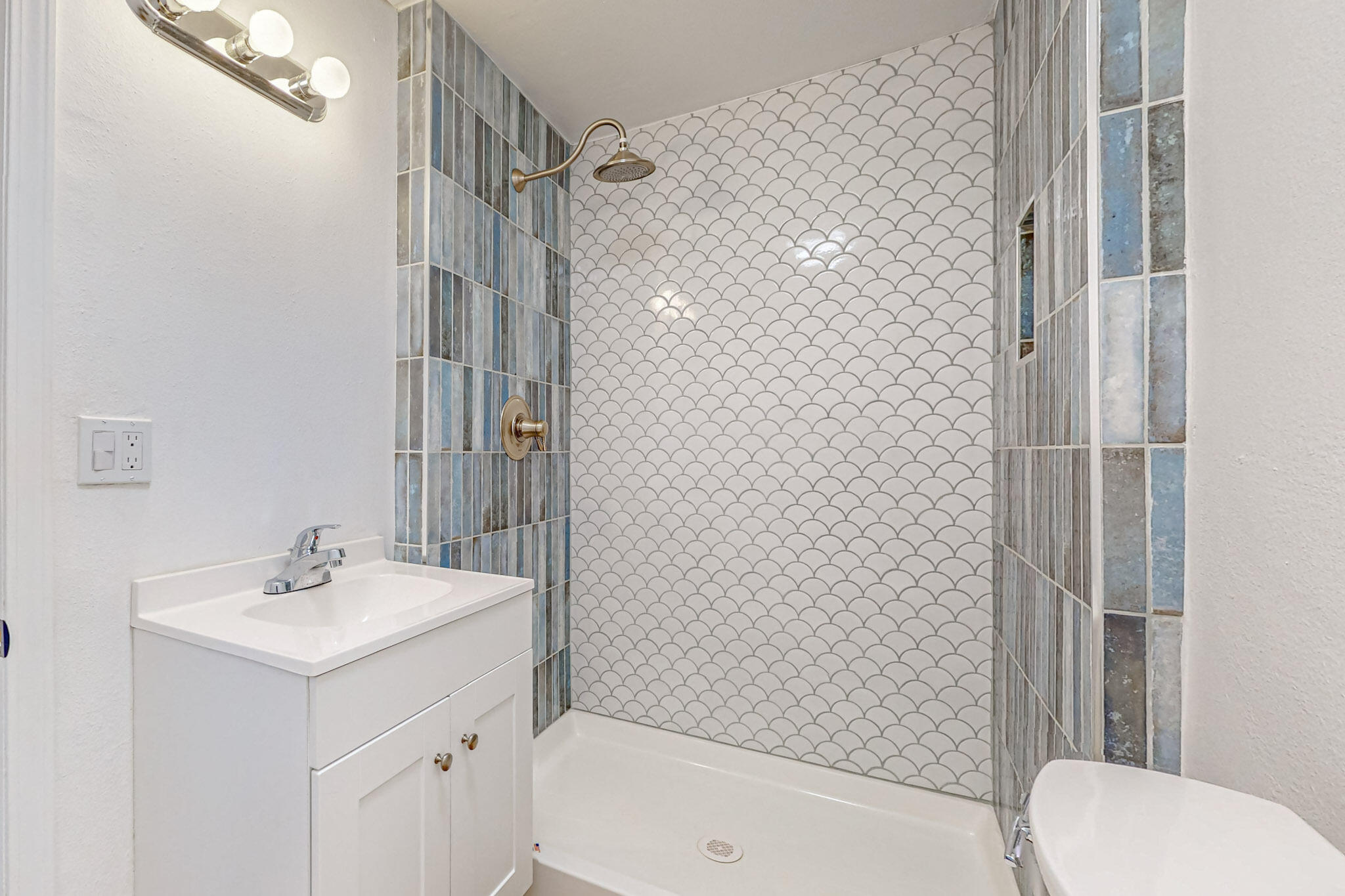 2228 Kelly Road SW