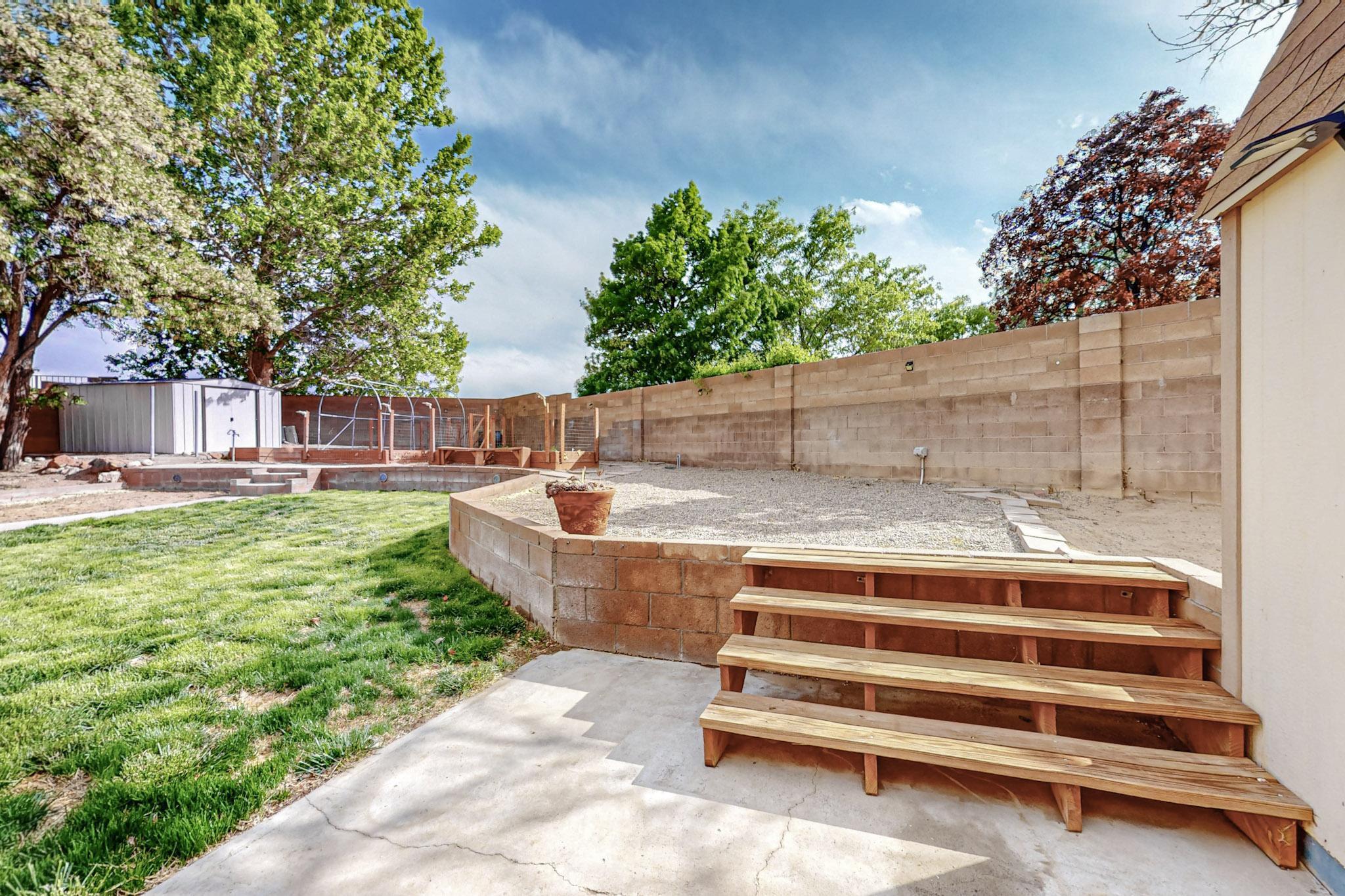 9808 Lorelei Lane NE