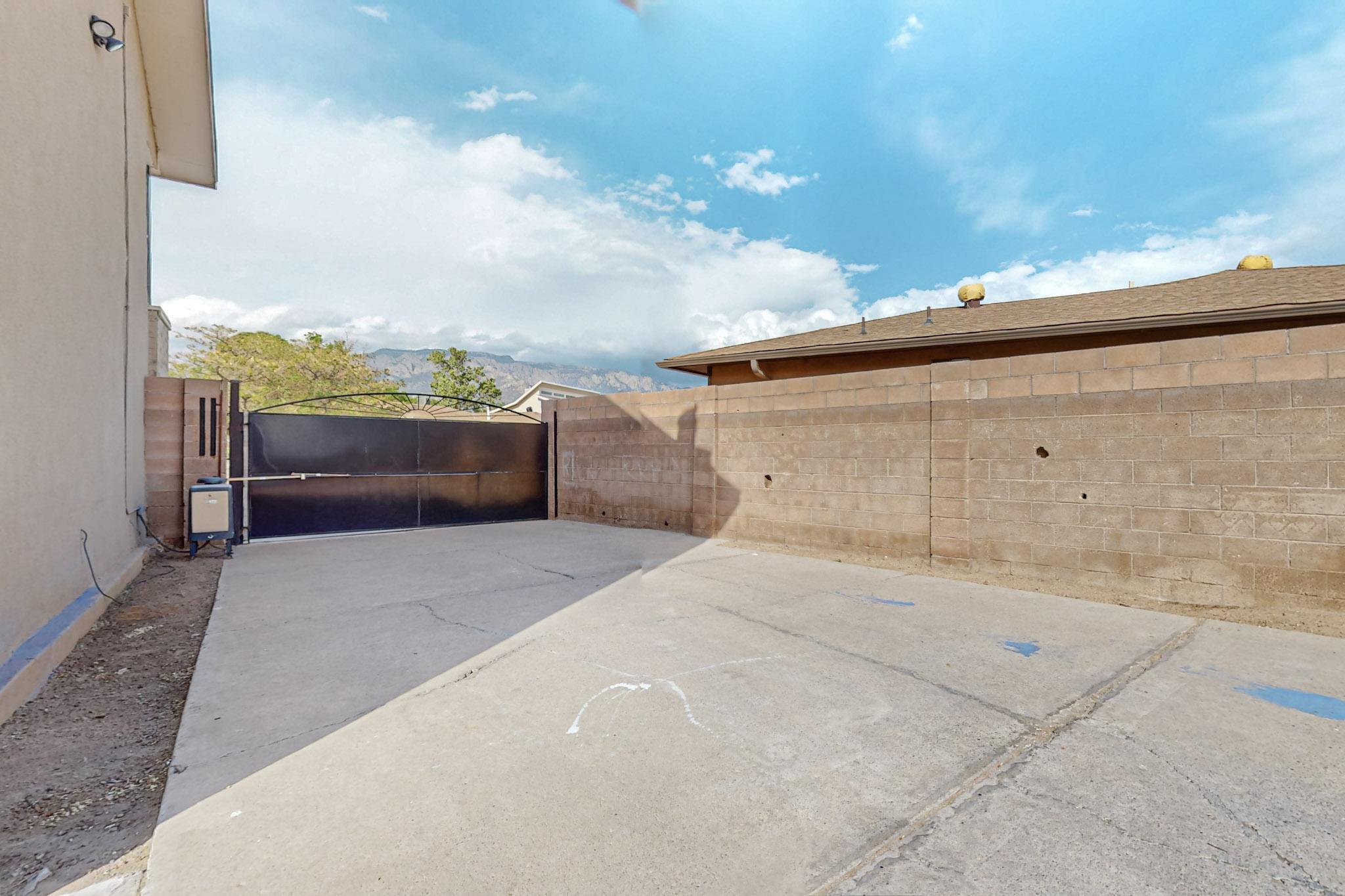 9808 Lorelei Lane NE