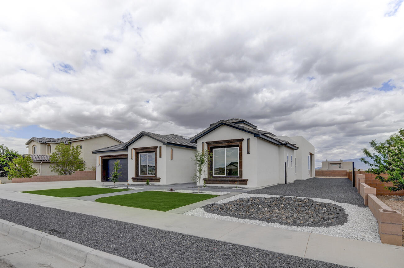 6324 Camino Alto NW