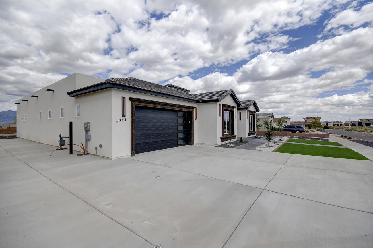 6324 Camino Alto NW