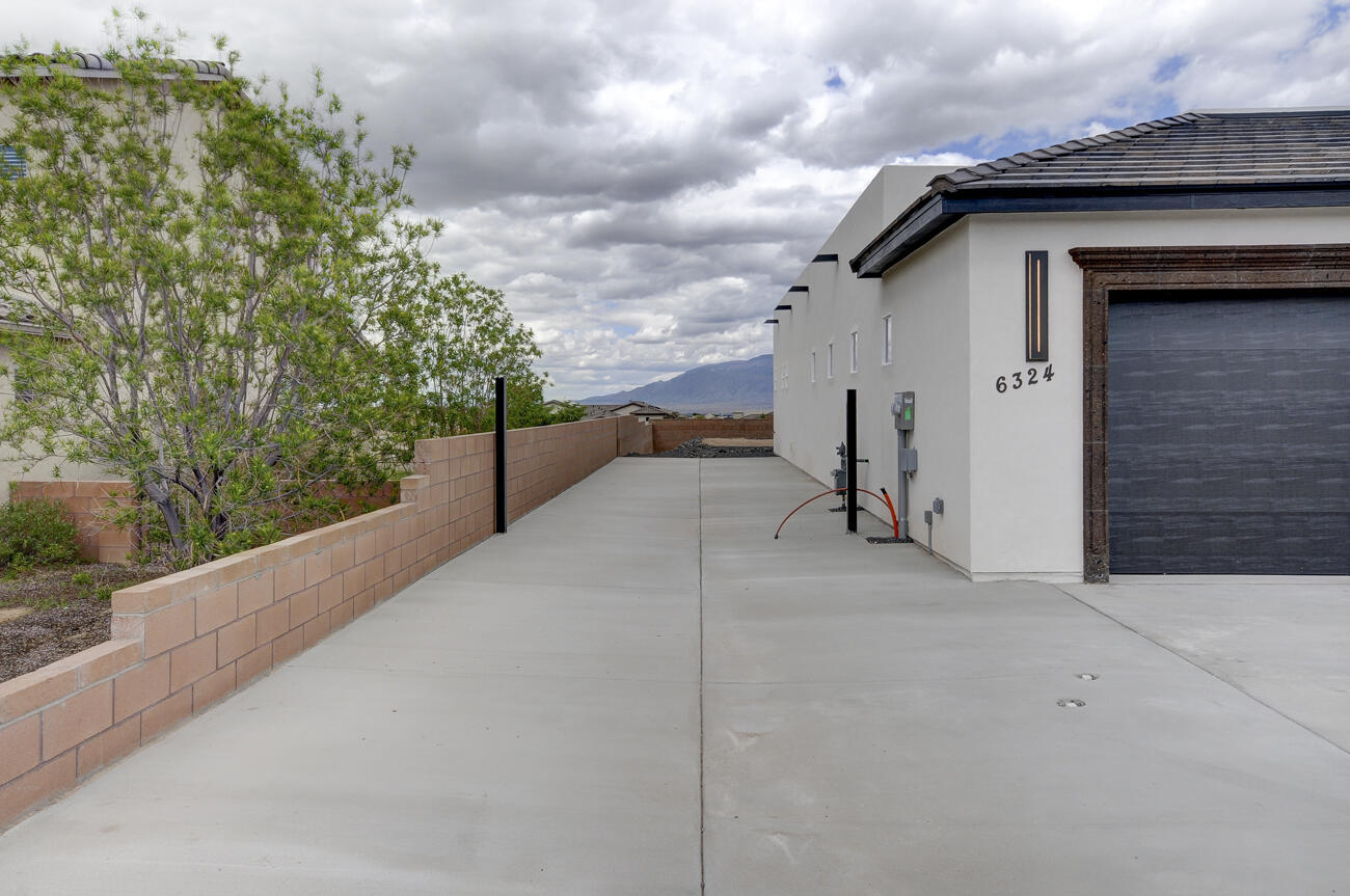 6324 Camino Alto NW