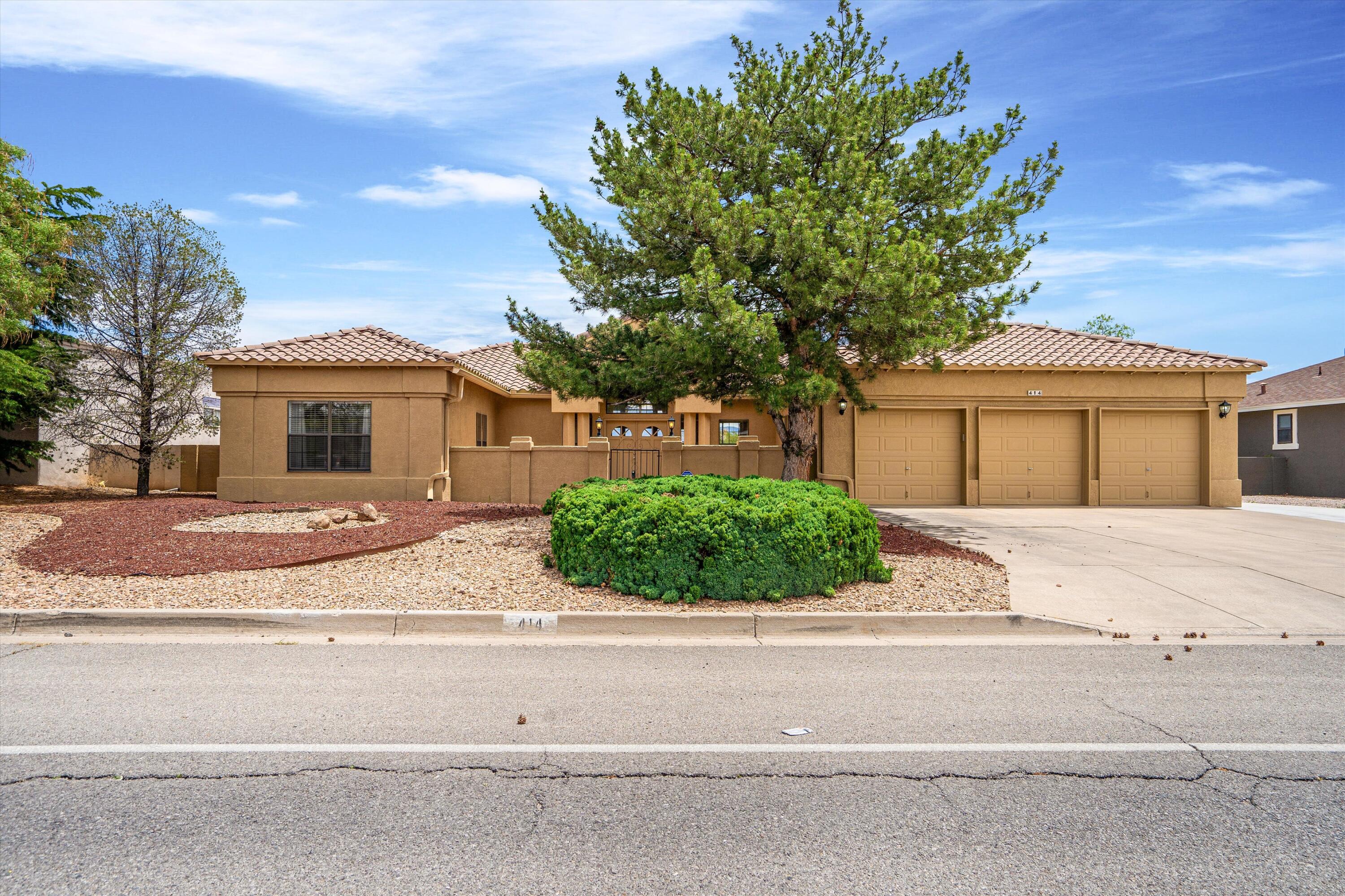 414 Nicklaus Drive SE