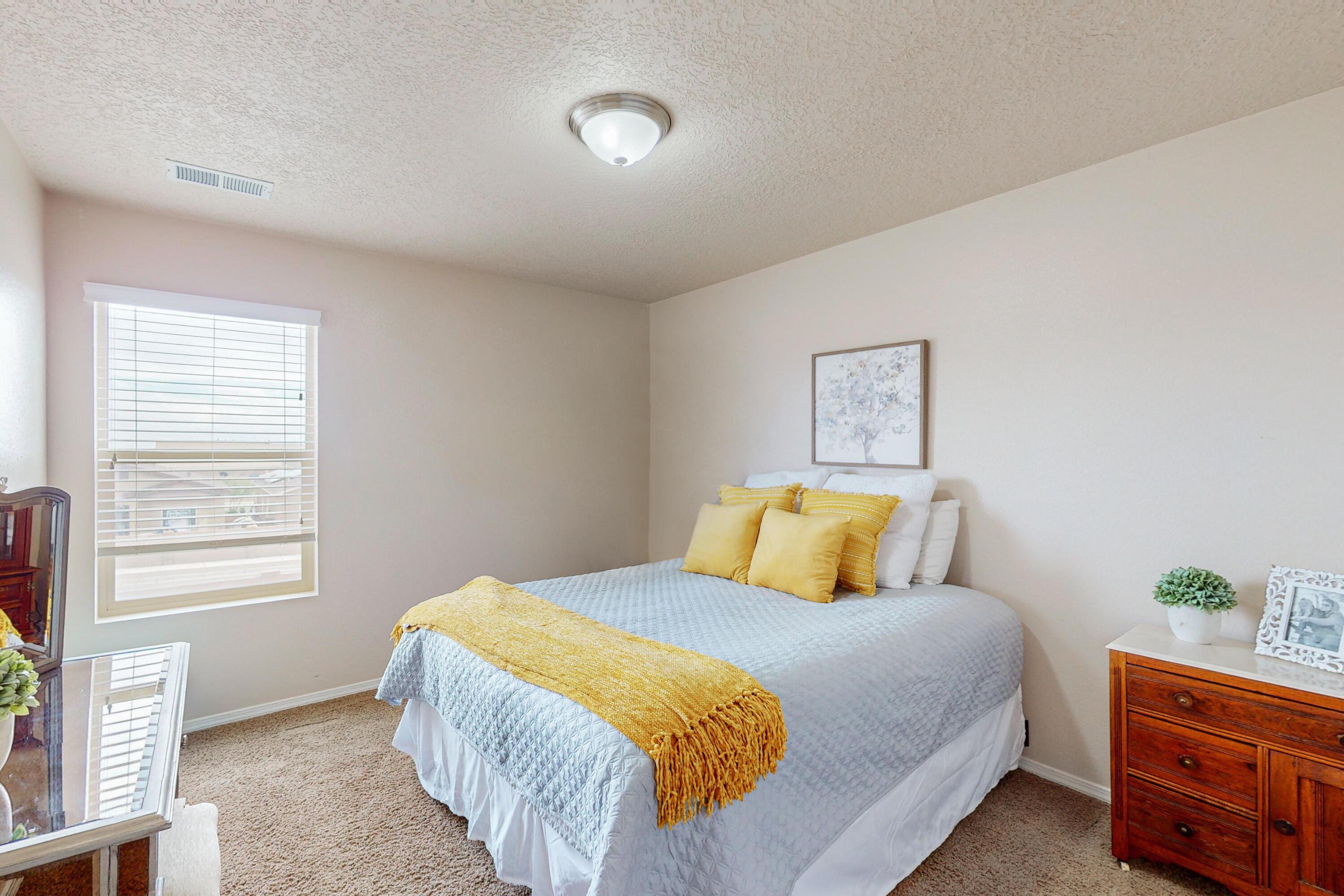 1124 Desert Paintbrush Loop NE