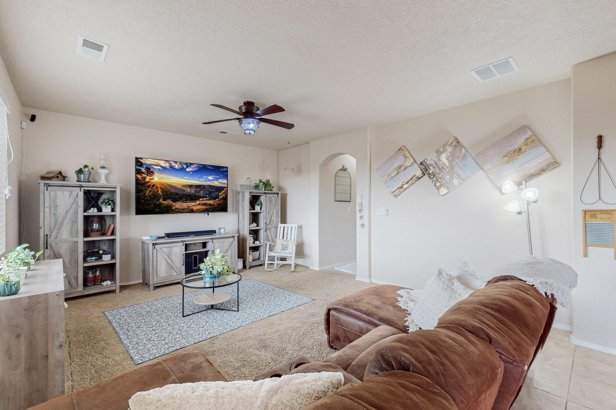 1124 Desert Paintbrush Loop NE