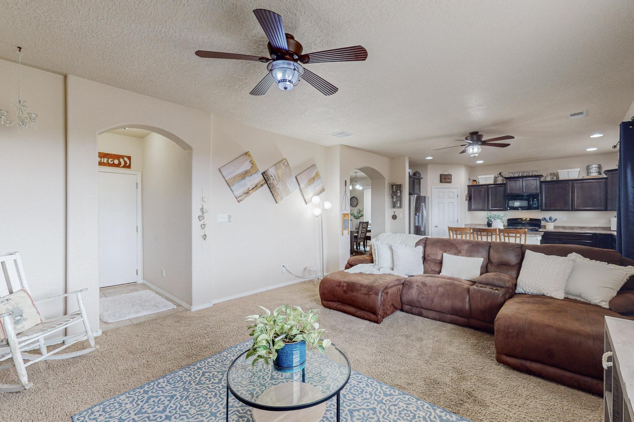 1124 Desert Paintbrush Loop NE