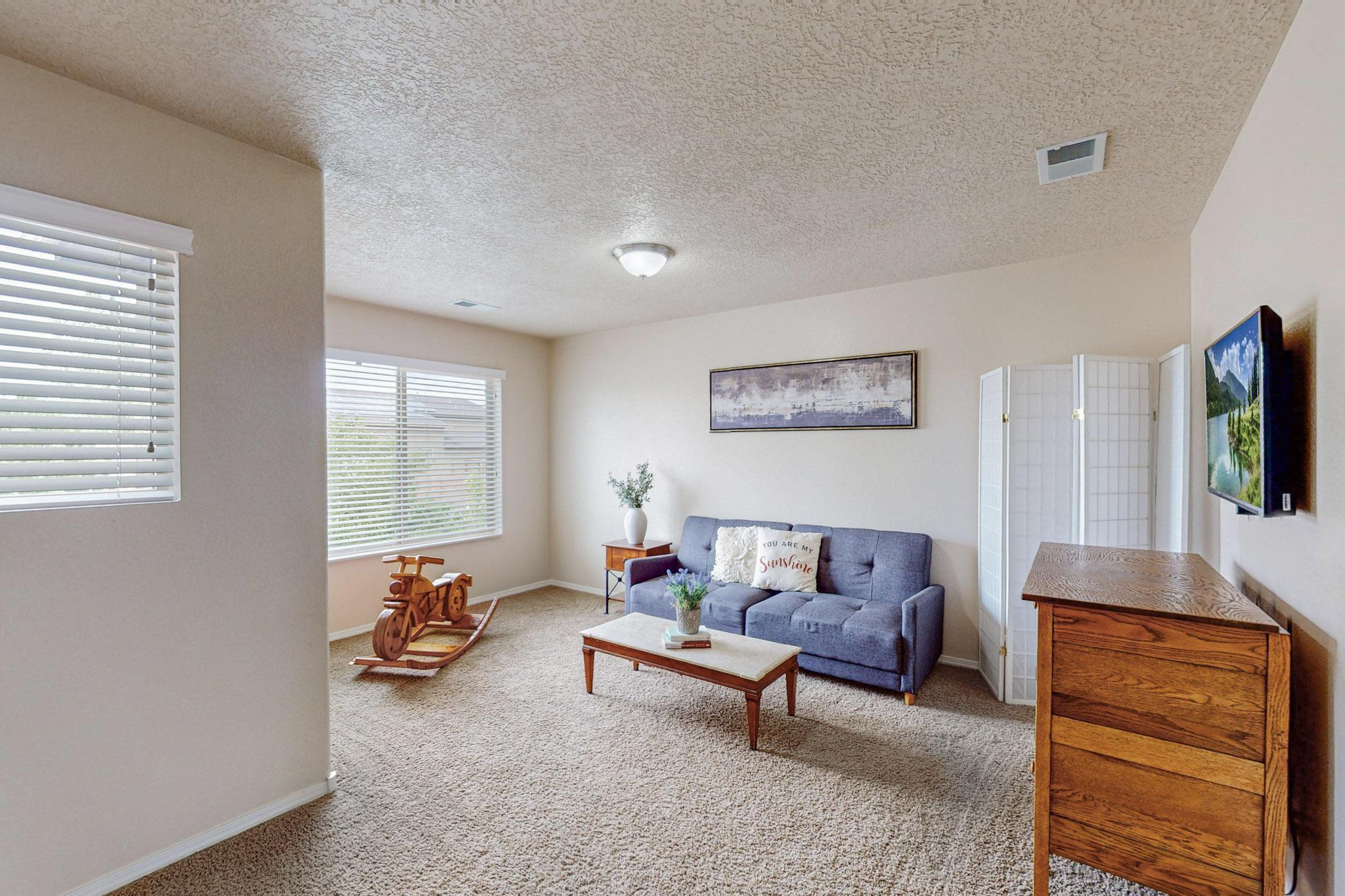 1124 Desert Paintbrush Loop NE