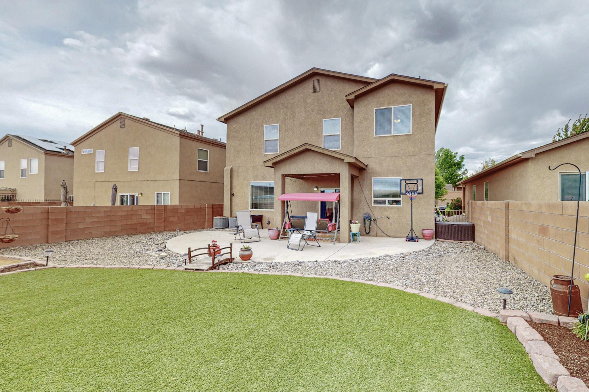 1124 Desert Paintbrush Loop NE