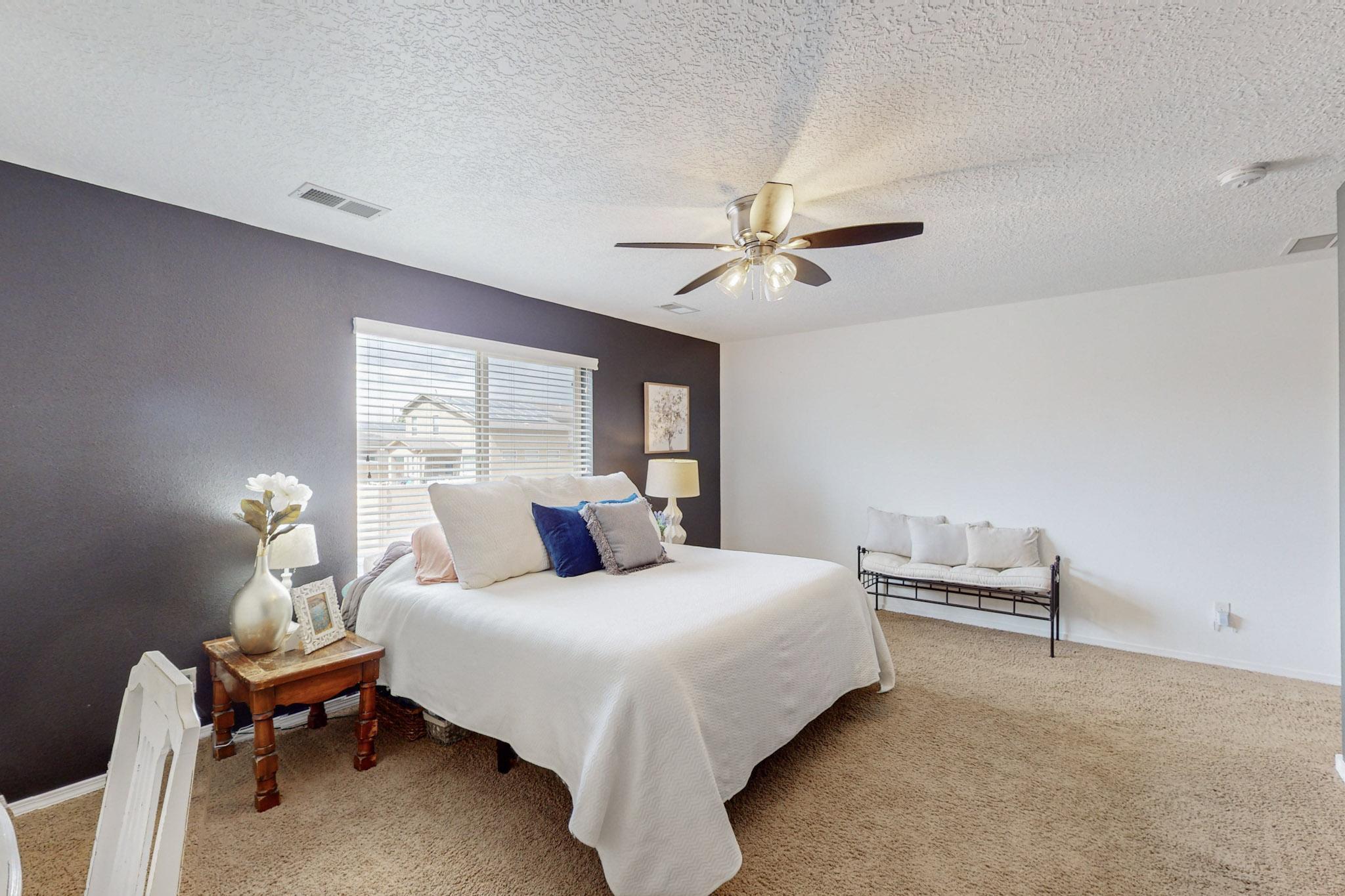 1124 Desert Paintbrush Loop NE