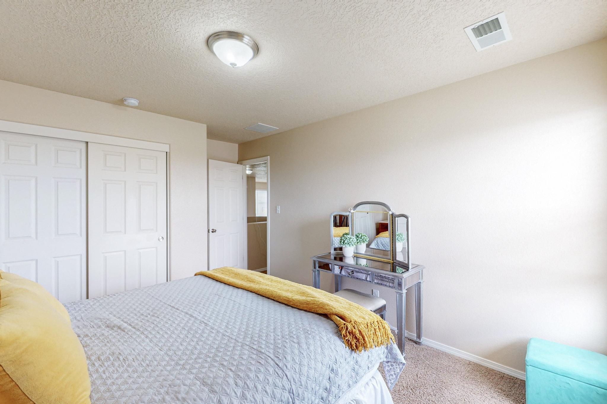 1124 Desert Paintbrush Loop NE