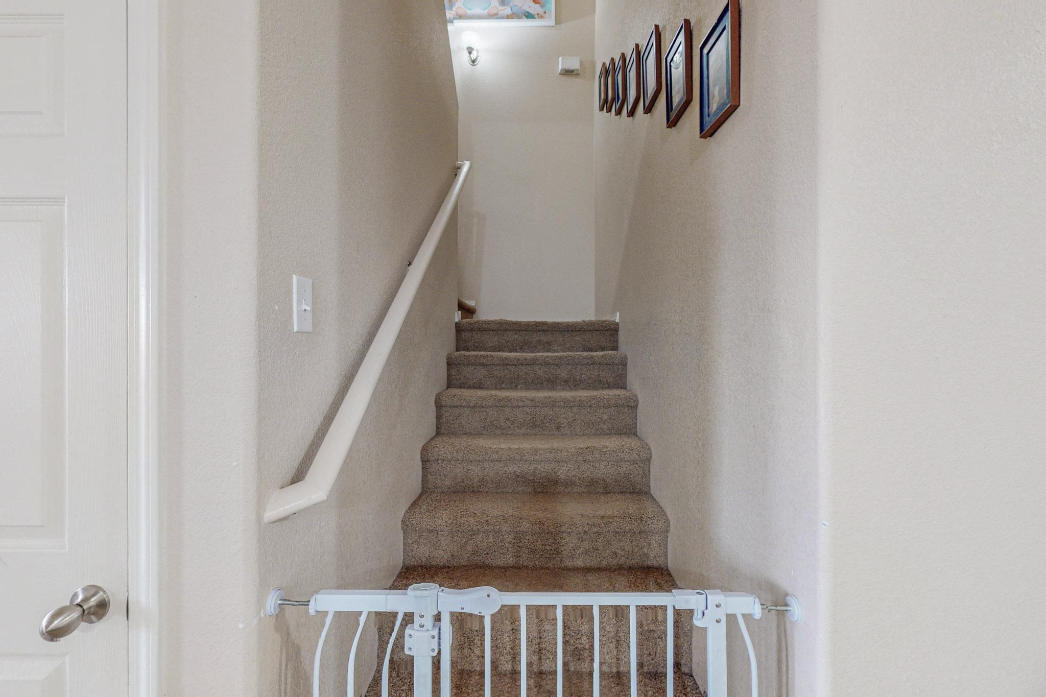 1124 Desert Paintbrush Loop NE