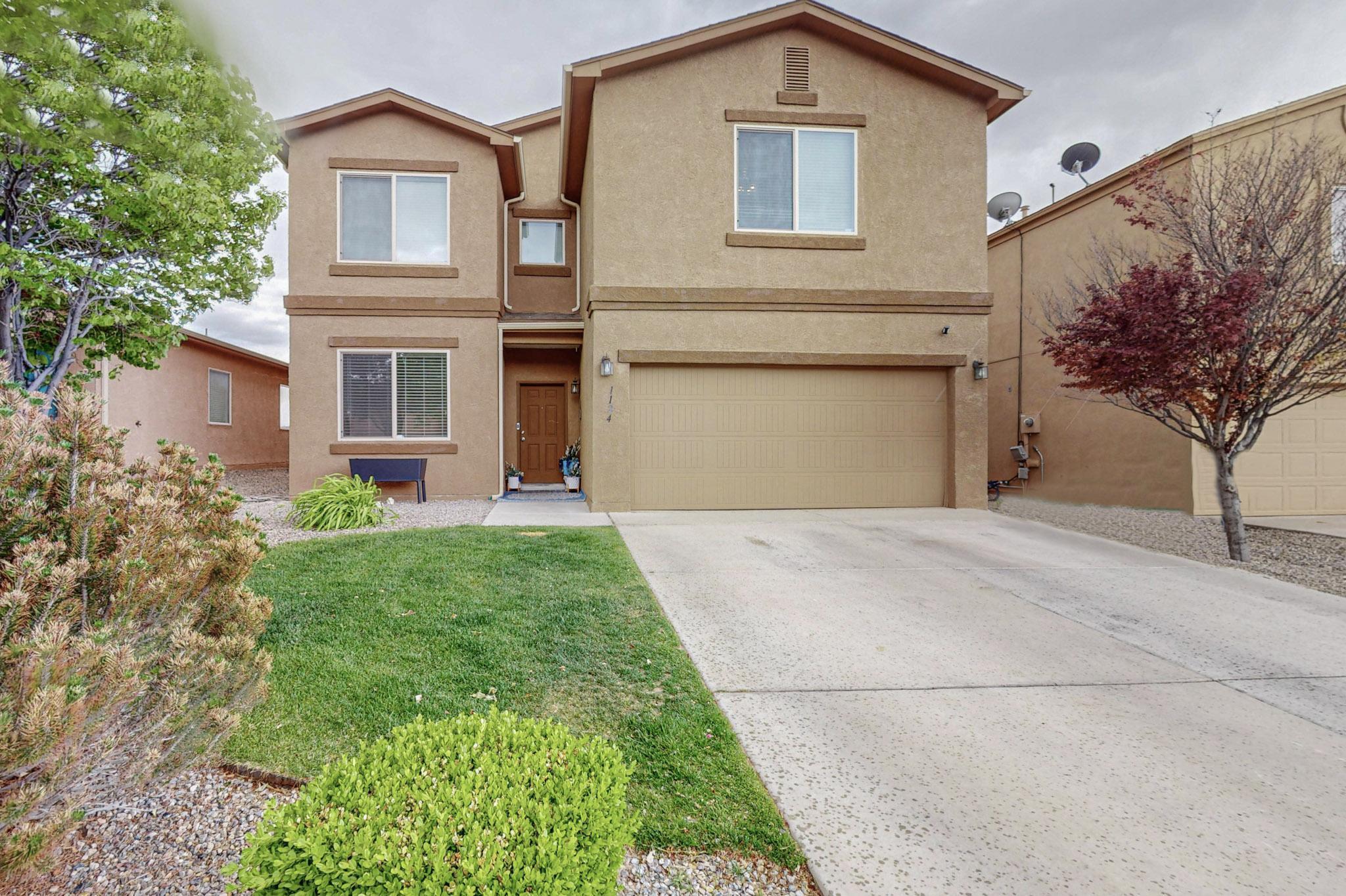 1124 Desert Paintbrush Loop NE