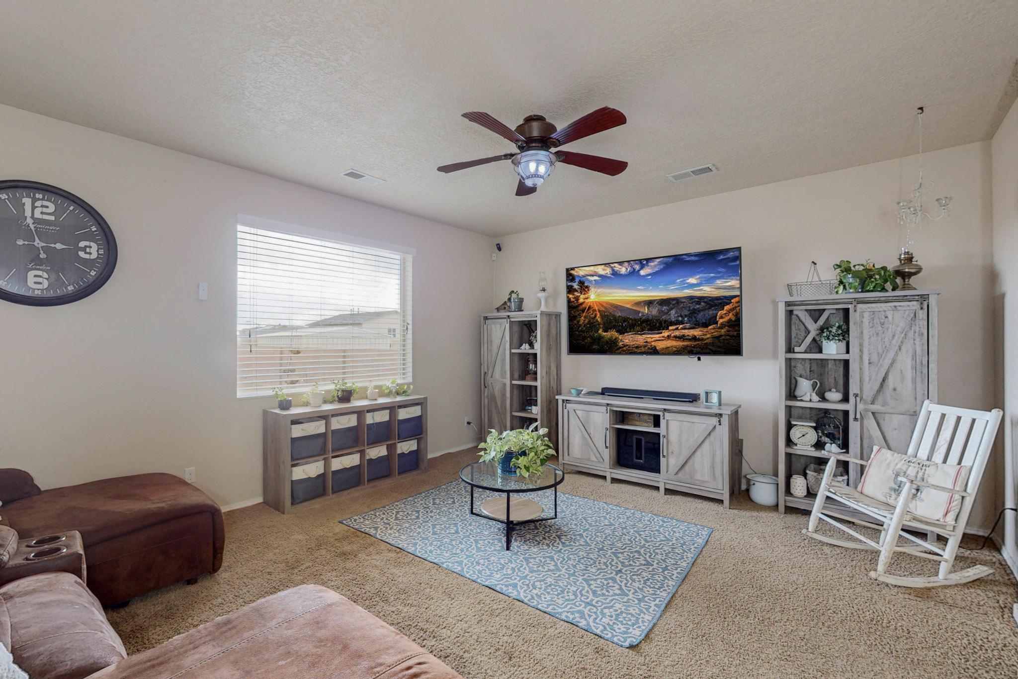 1124 Desert Paintbrush Loop NE
