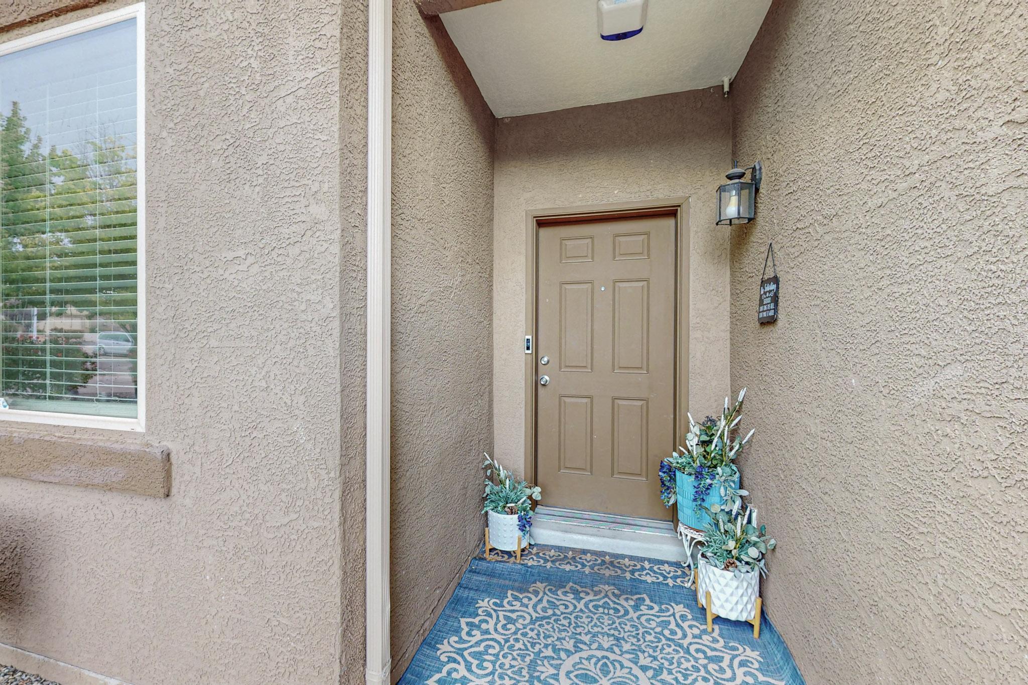 1124 Desert Paintbrush Loop NE