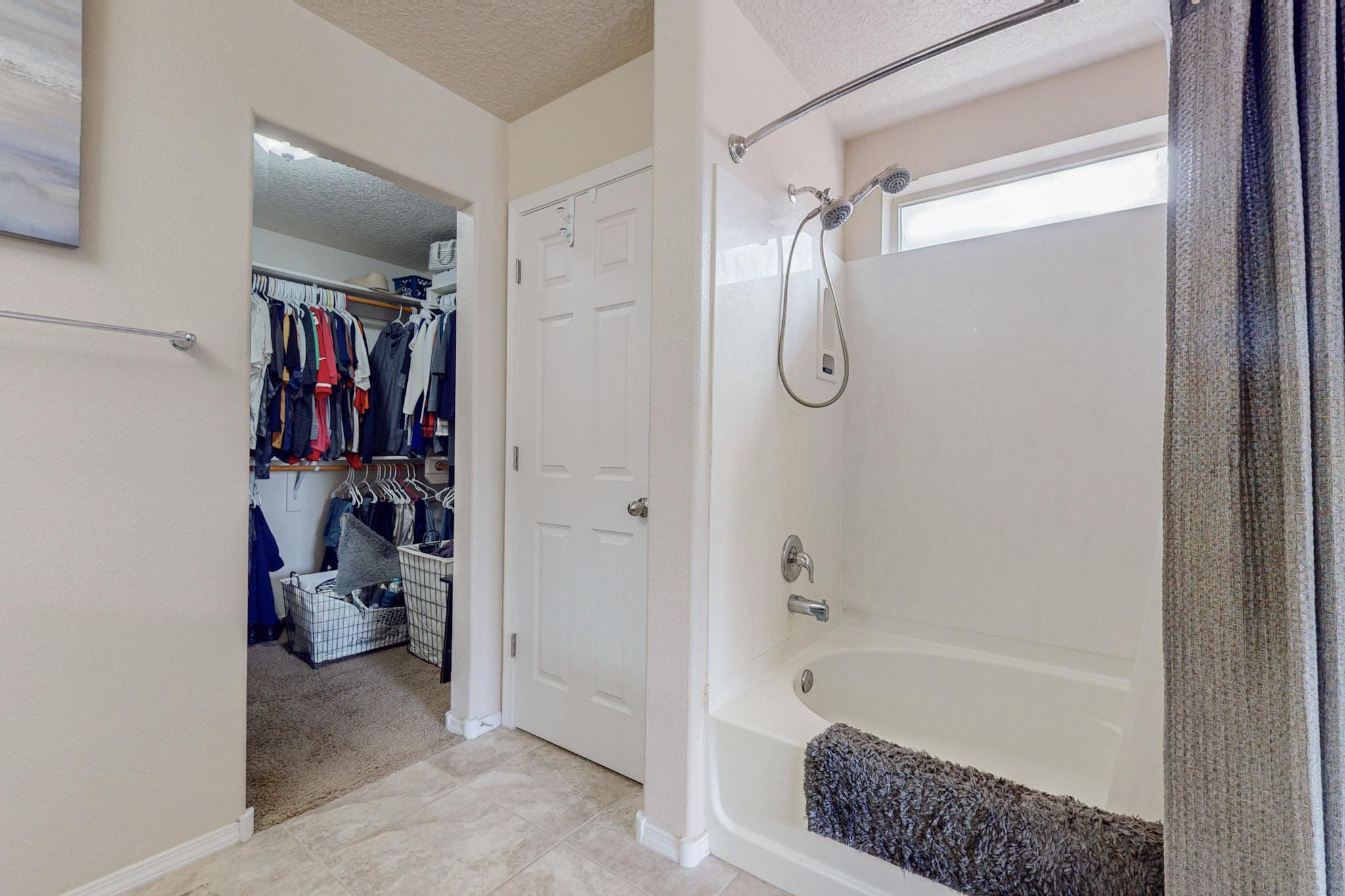 1124 Desert Paintbrush Loop NE