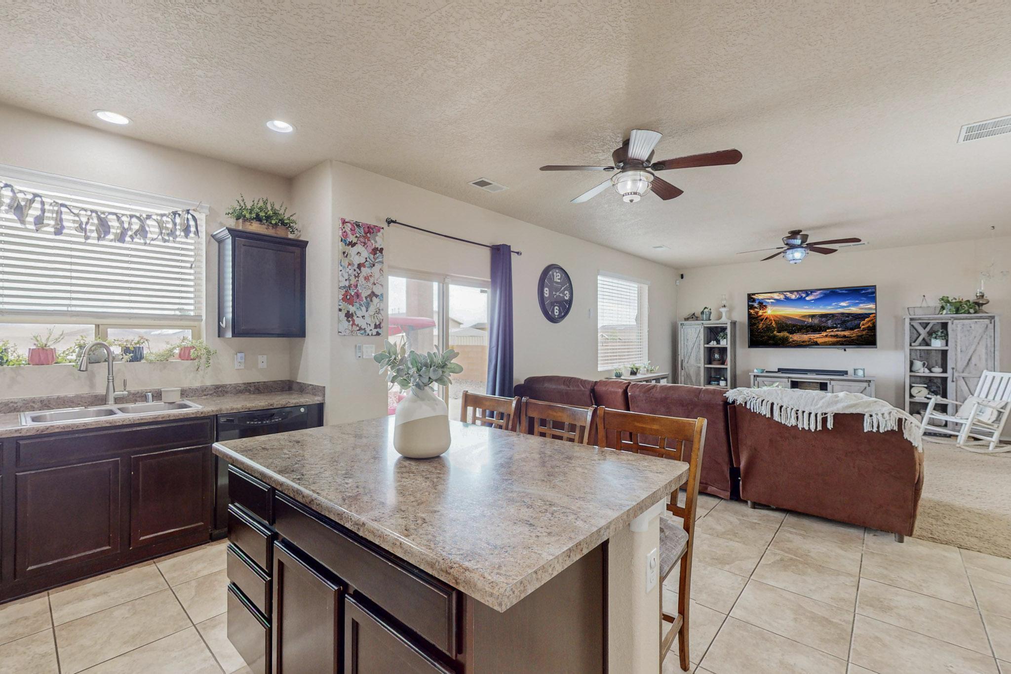 1124 Desert Paintbrush Loop NE