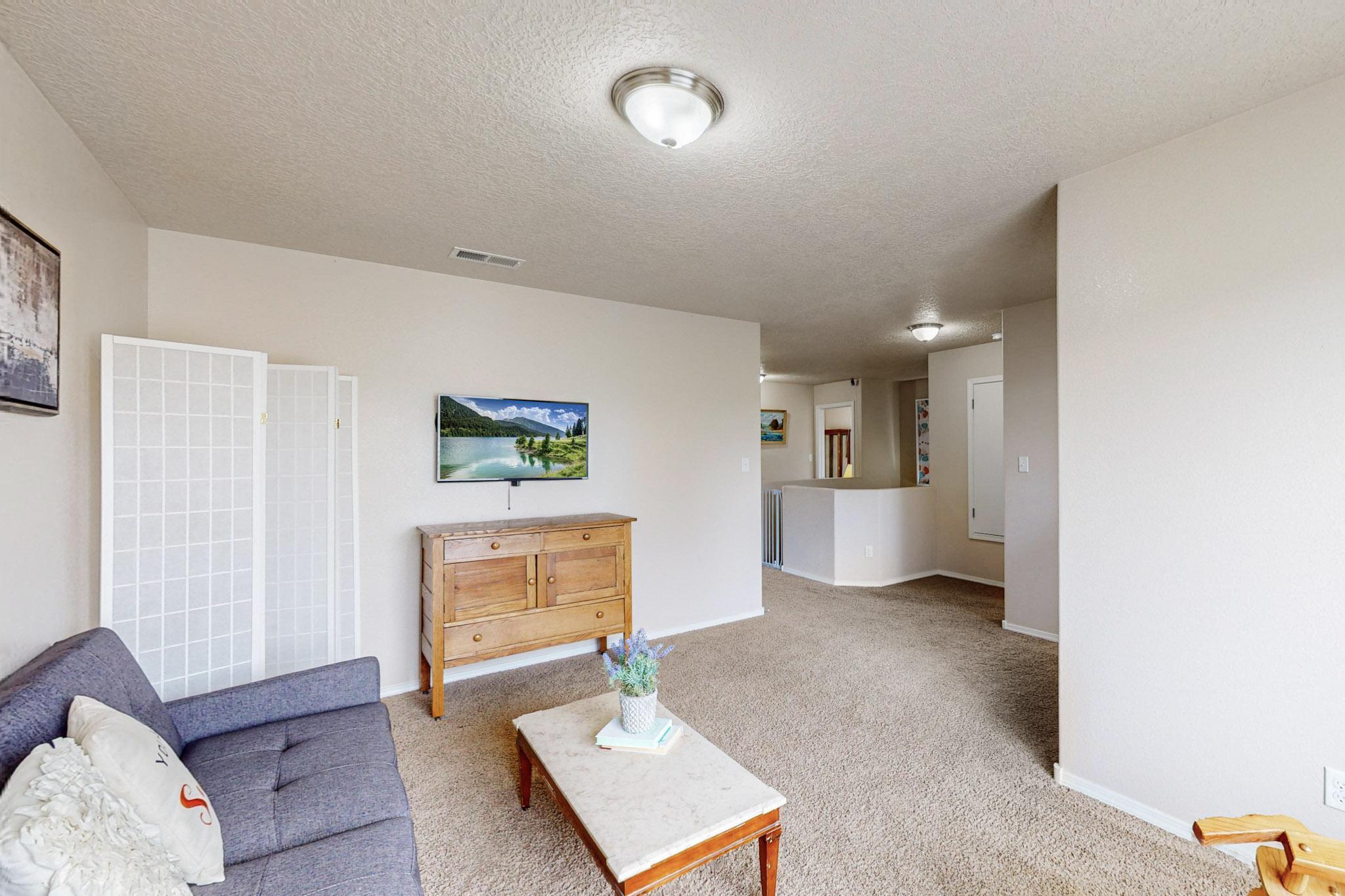 1124 Desert Paintbrush Loop NE