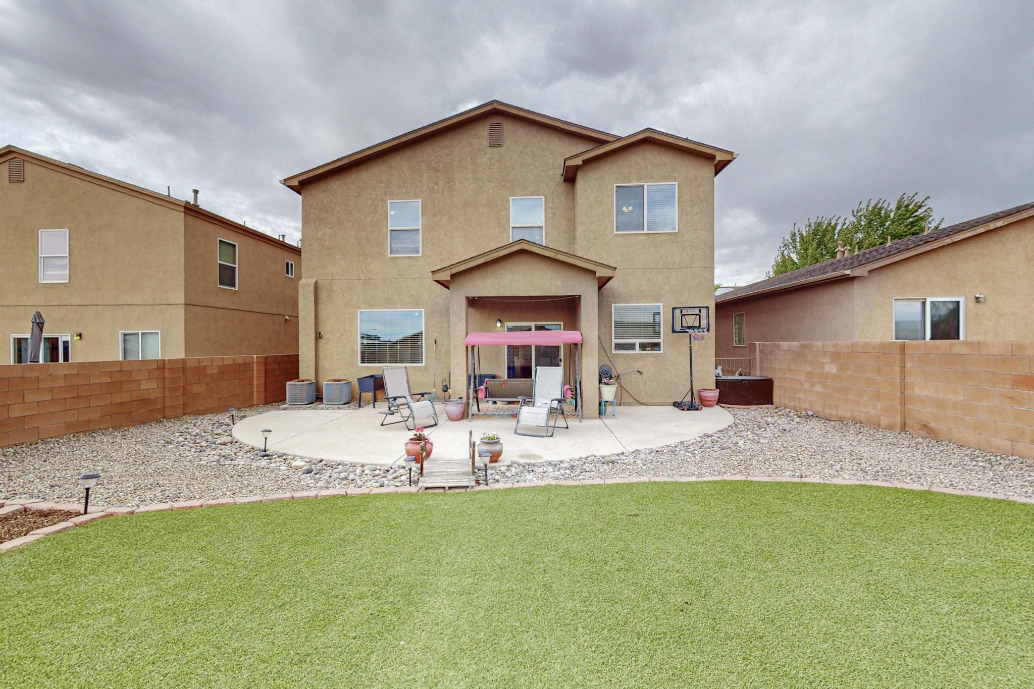 1124 Desert Paintbrush Loop NE