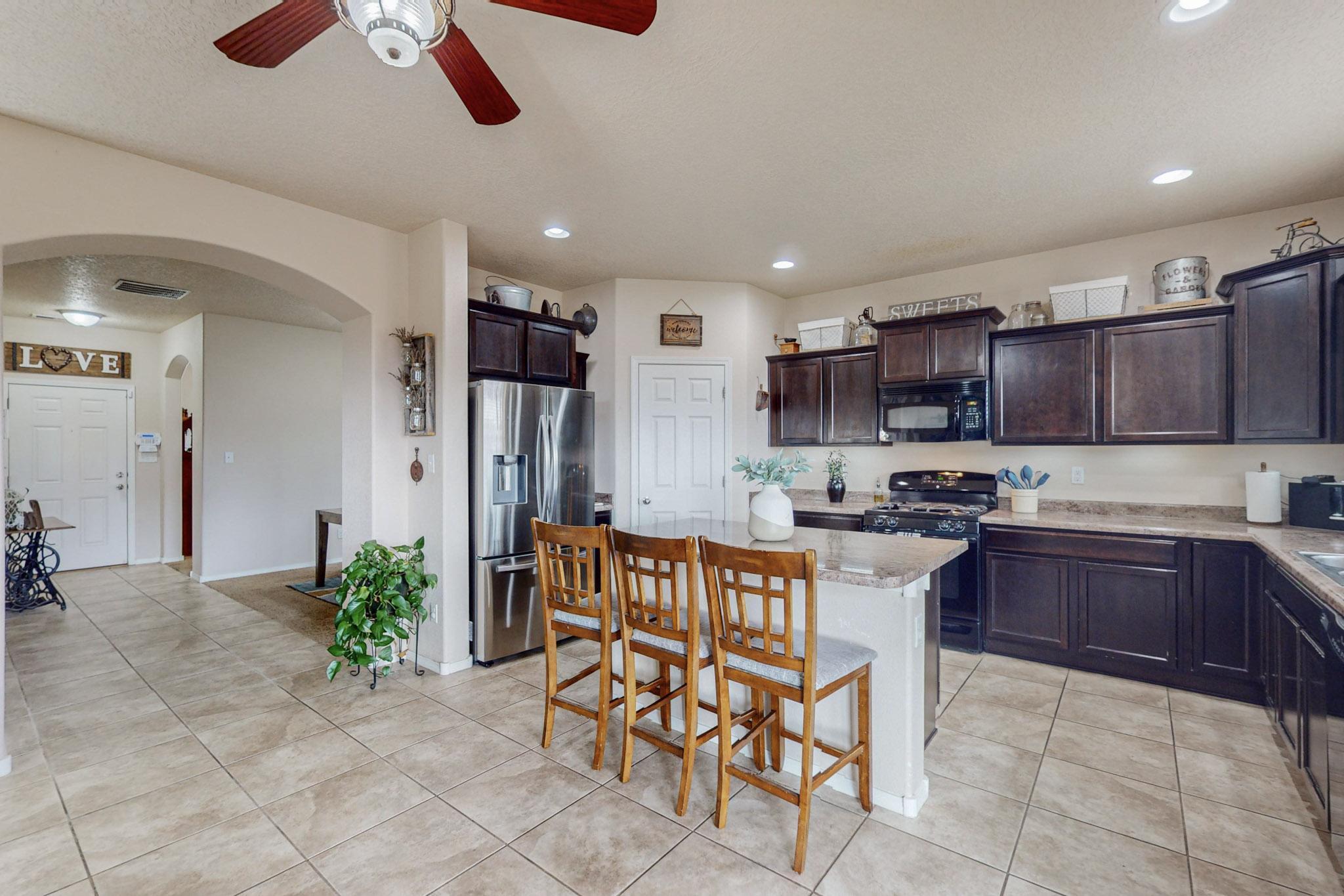 1124 Desert Paintbrush Loop NE