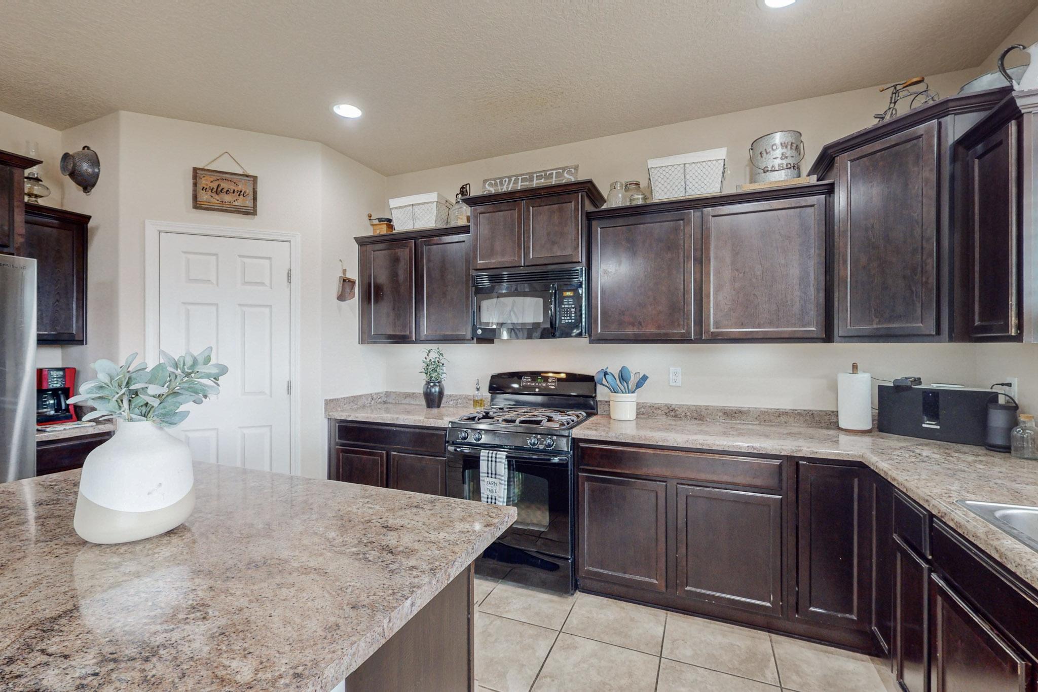 1124 Desert Paintbrush Loop NE