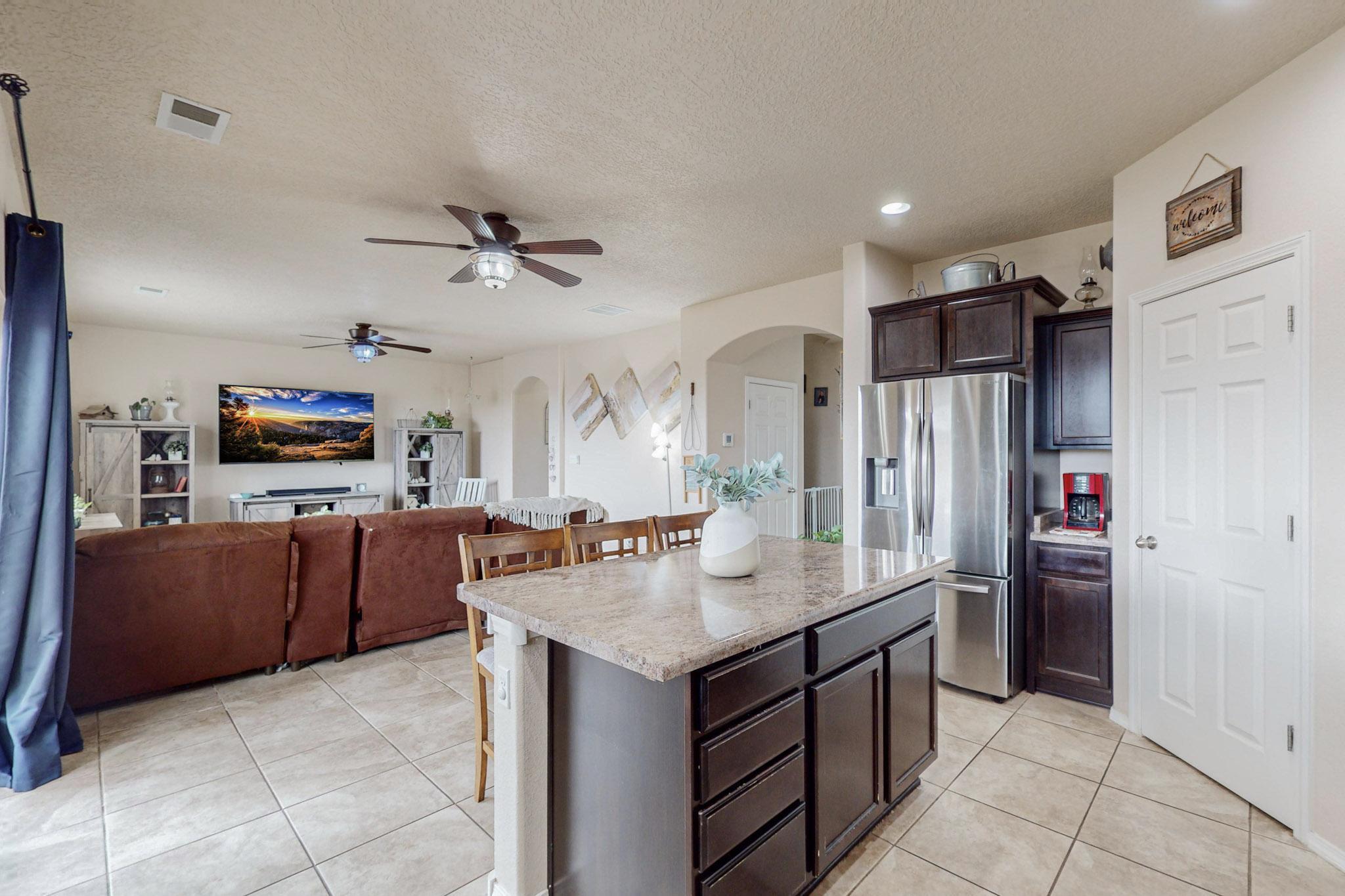 1124 Desert Paintbrush Loop NE