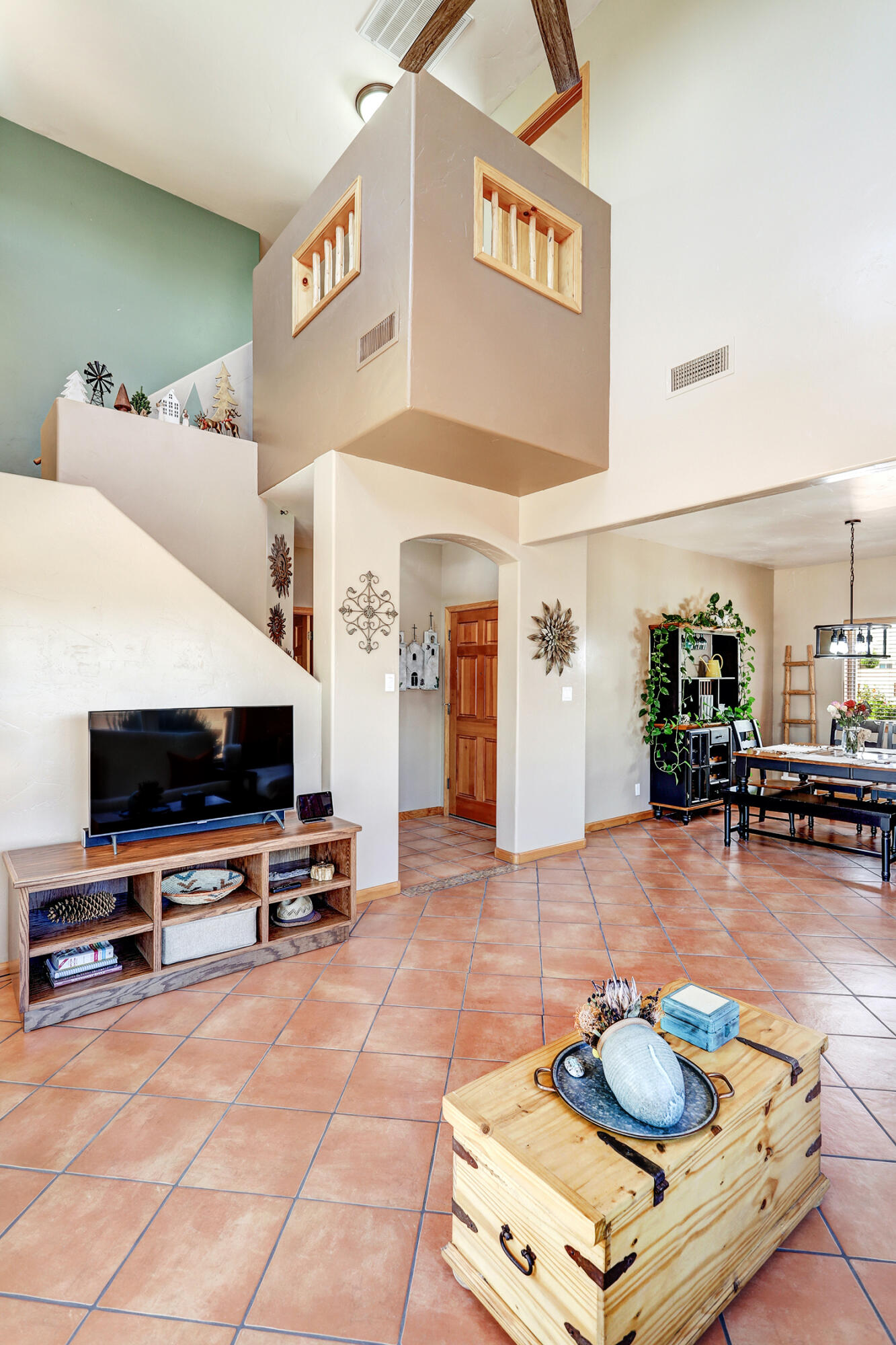 6894 Nacelle Road NE