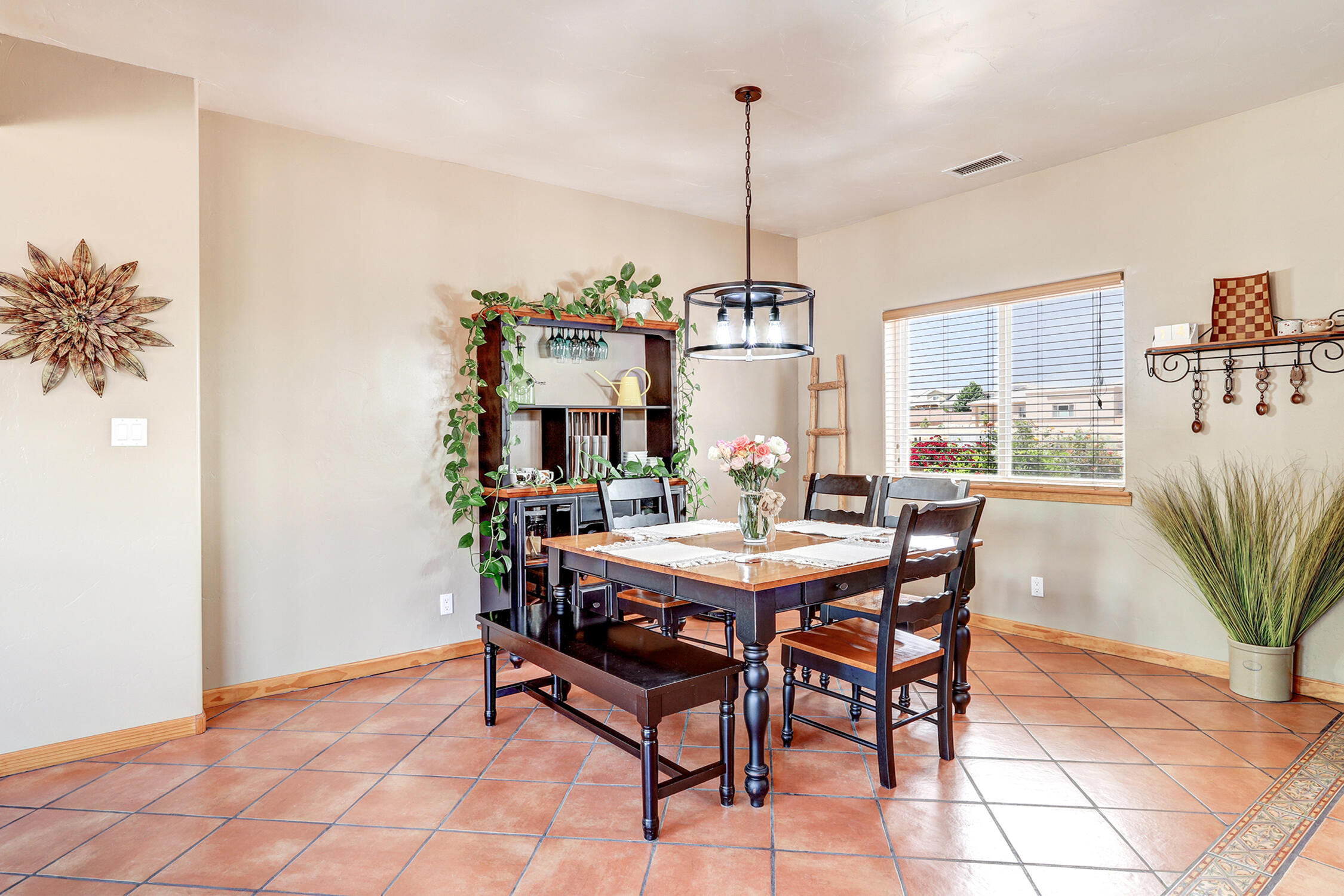 6894 Nacelle Road NE