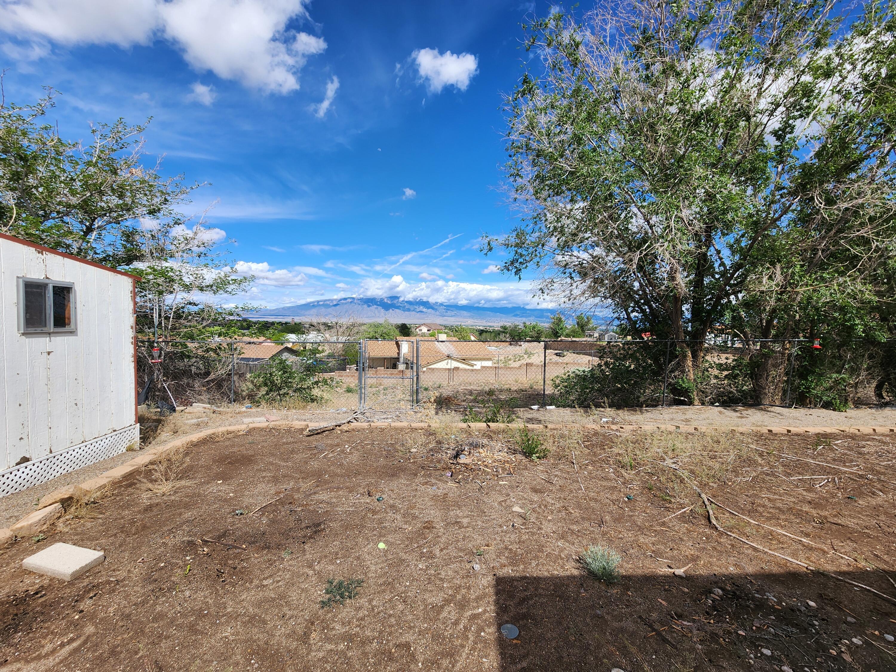 562 Mindoro Drive SE