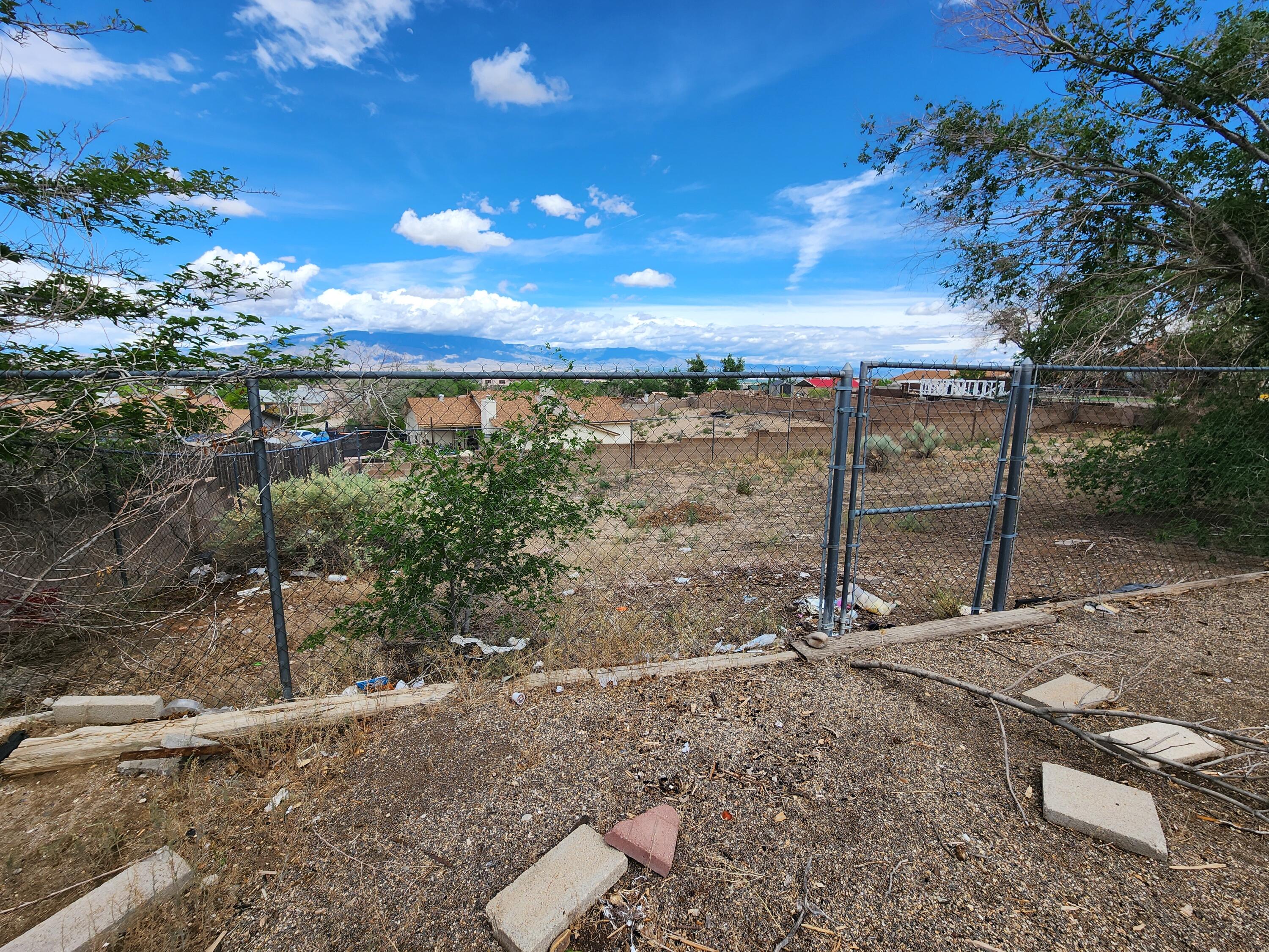 562 Mindoro Drive SE