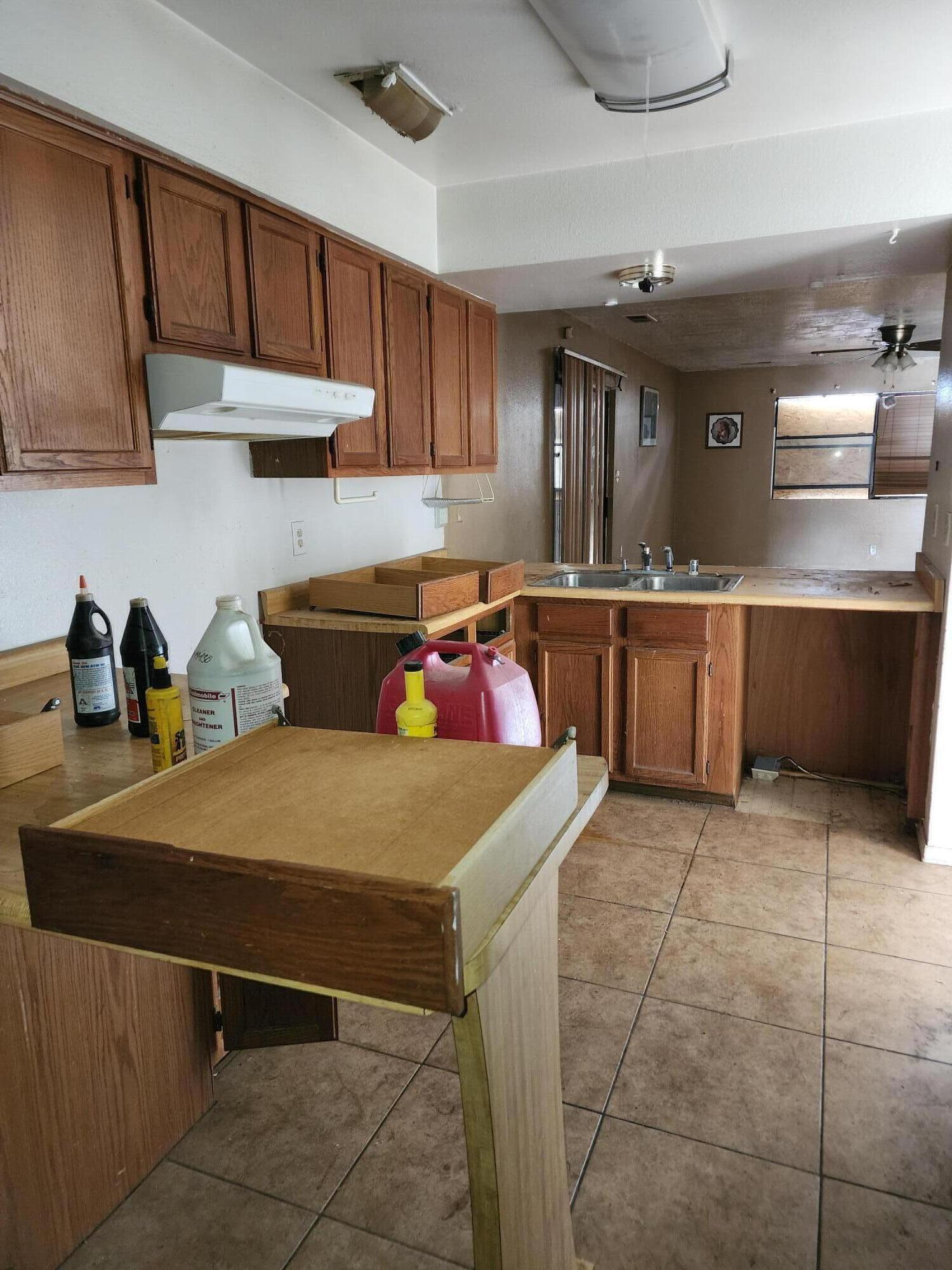 562 Mindoro Drive SE
