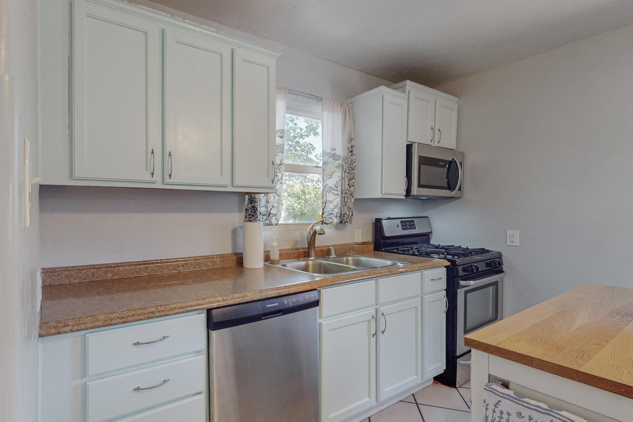 606 Quincy Street SE