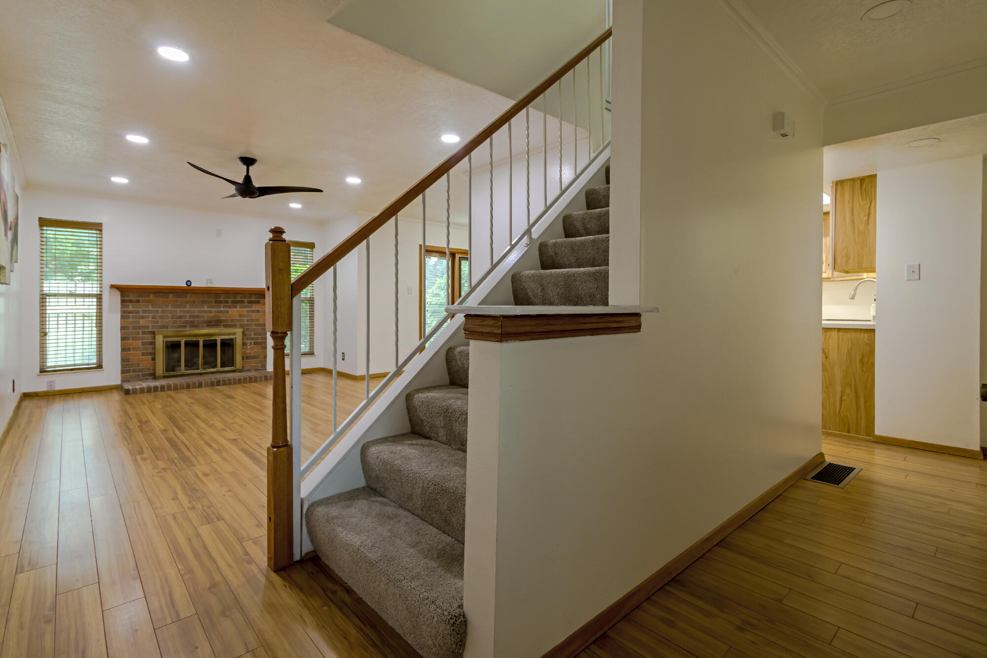 29 Westlake Drive NE