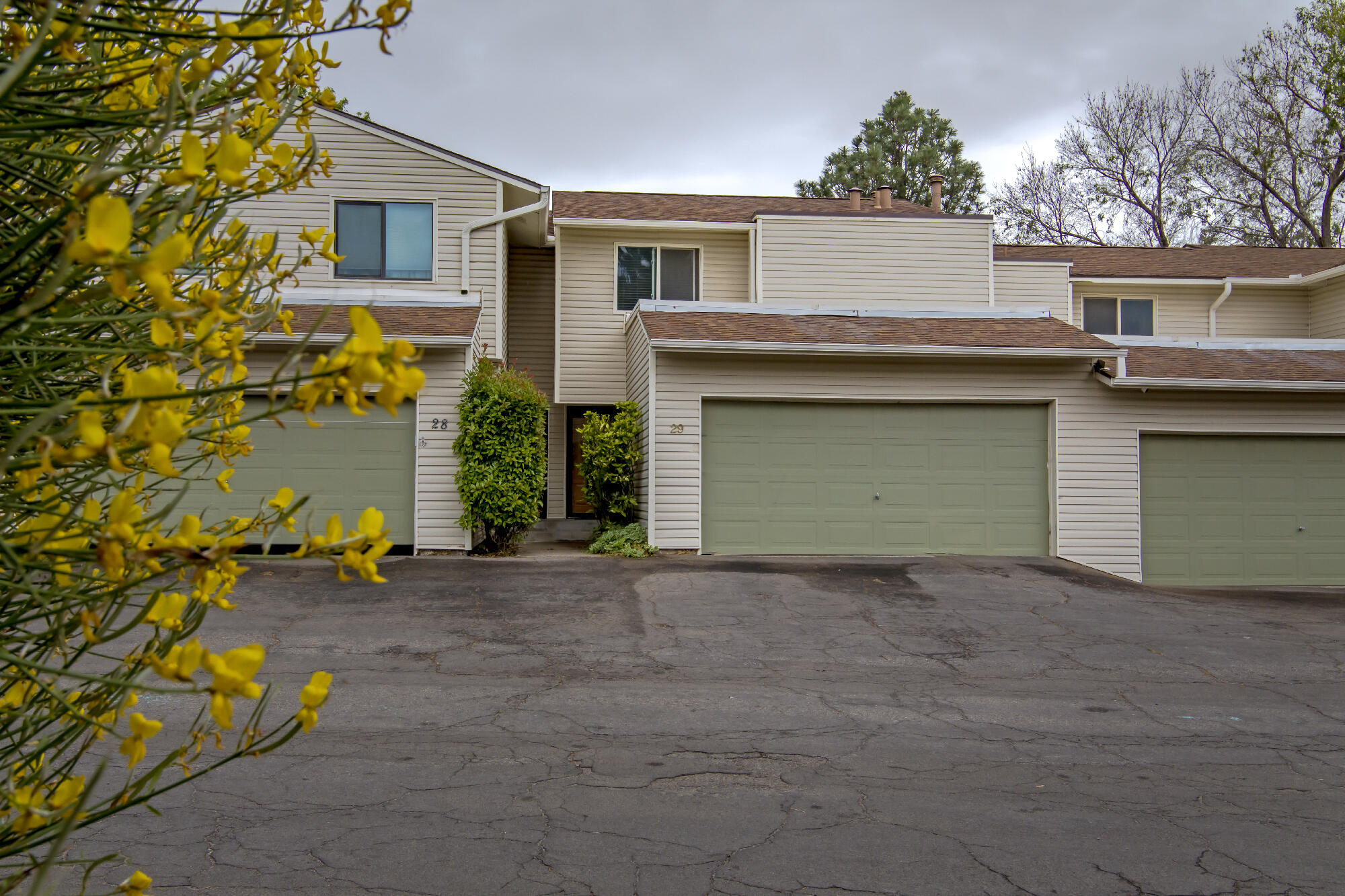 29 Westlake Drive NE