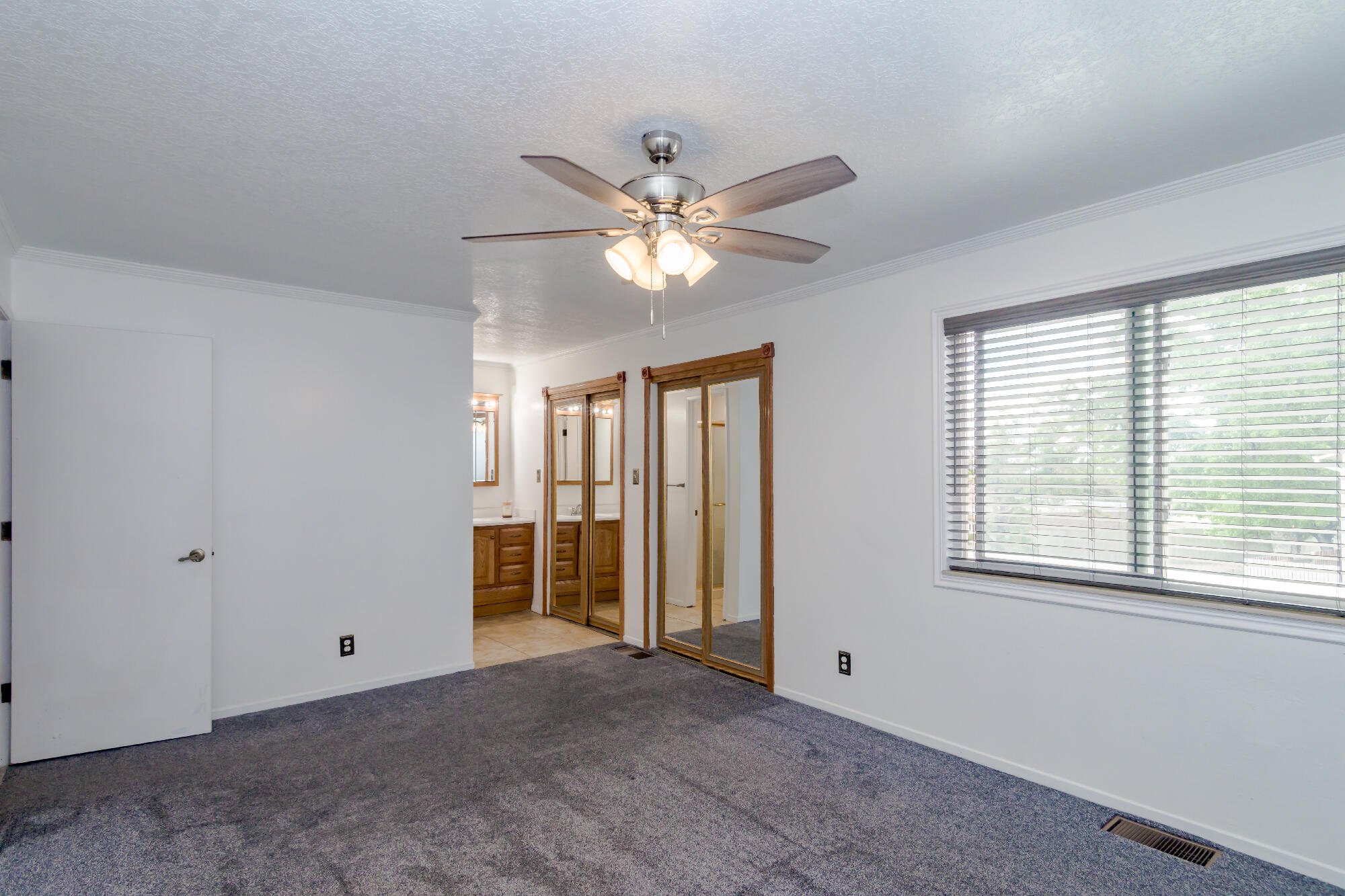 29 Westlake Drive NE