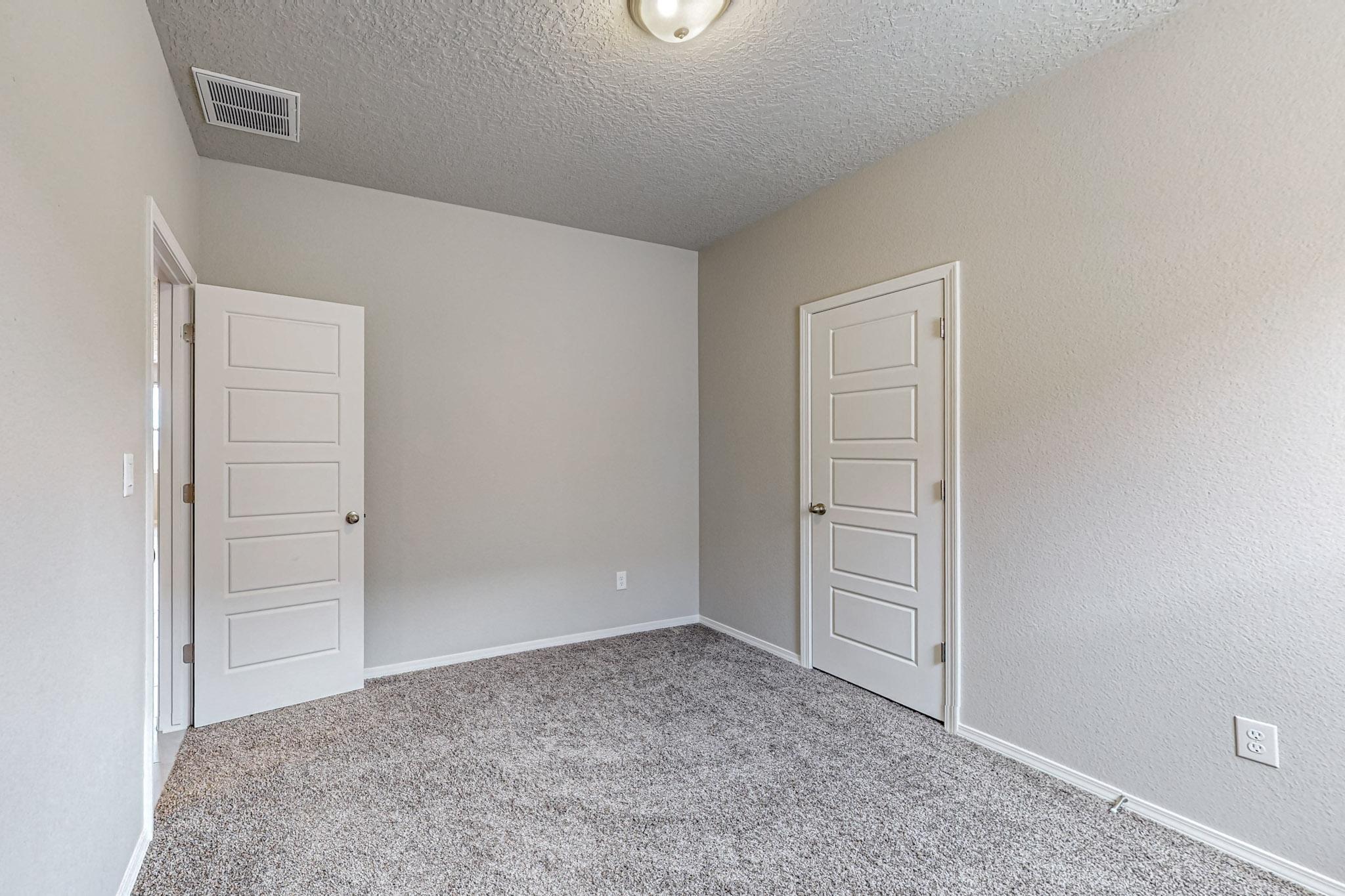 4441 Skyline Loop NE
