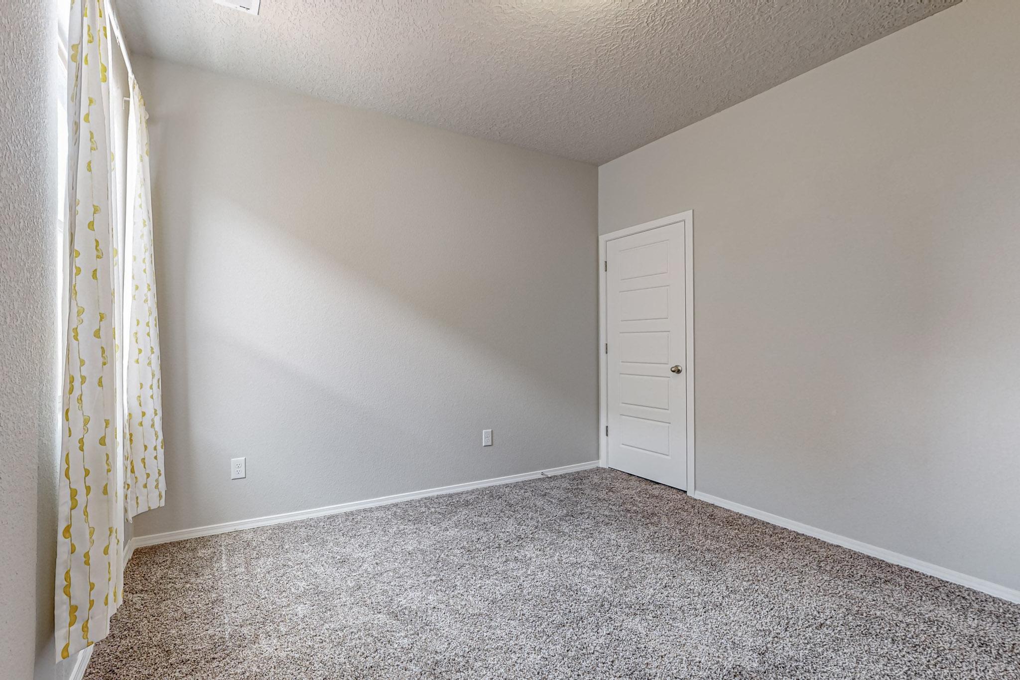 4441 Skyline Loop NE