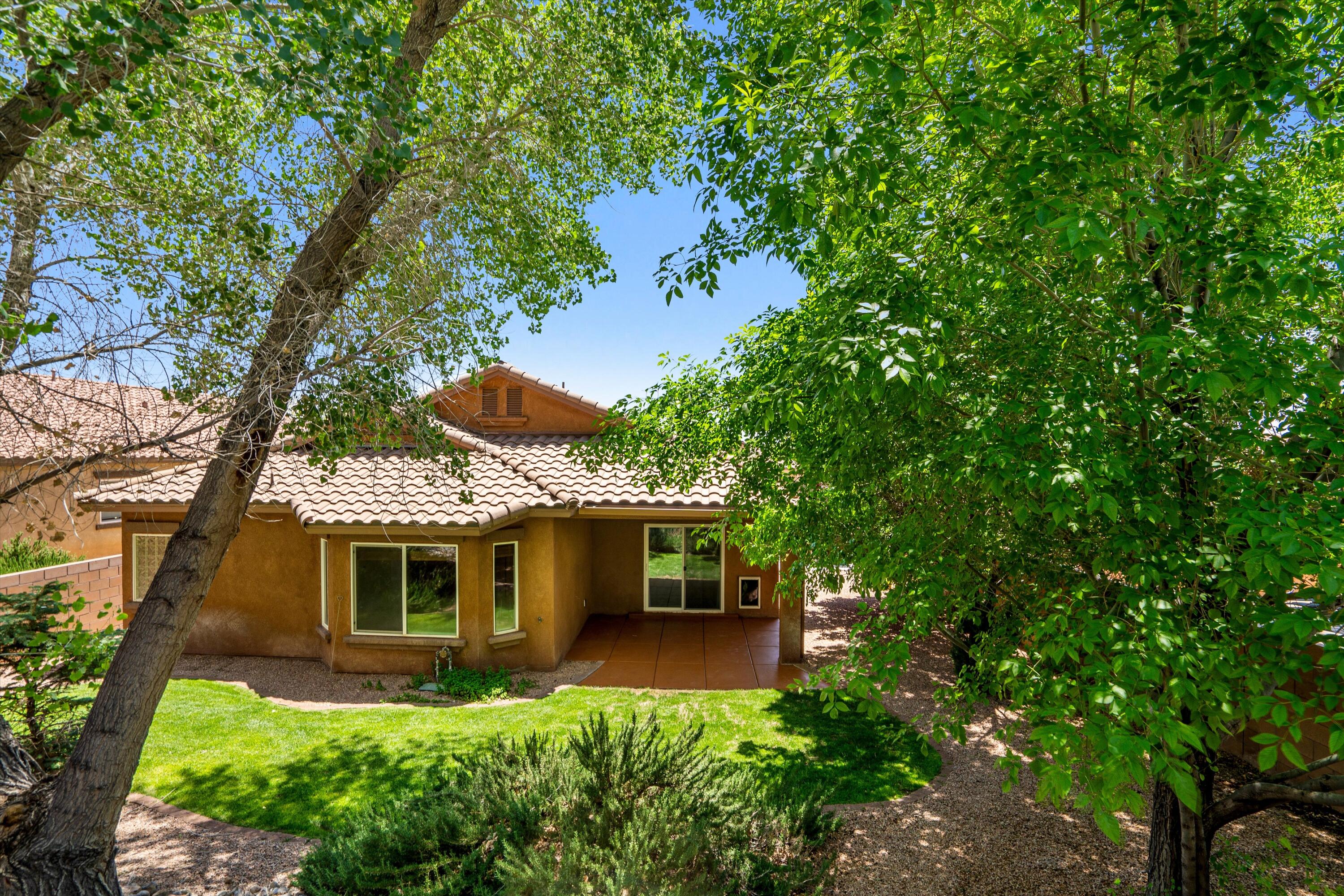 356 Paseo Vista Loop NE