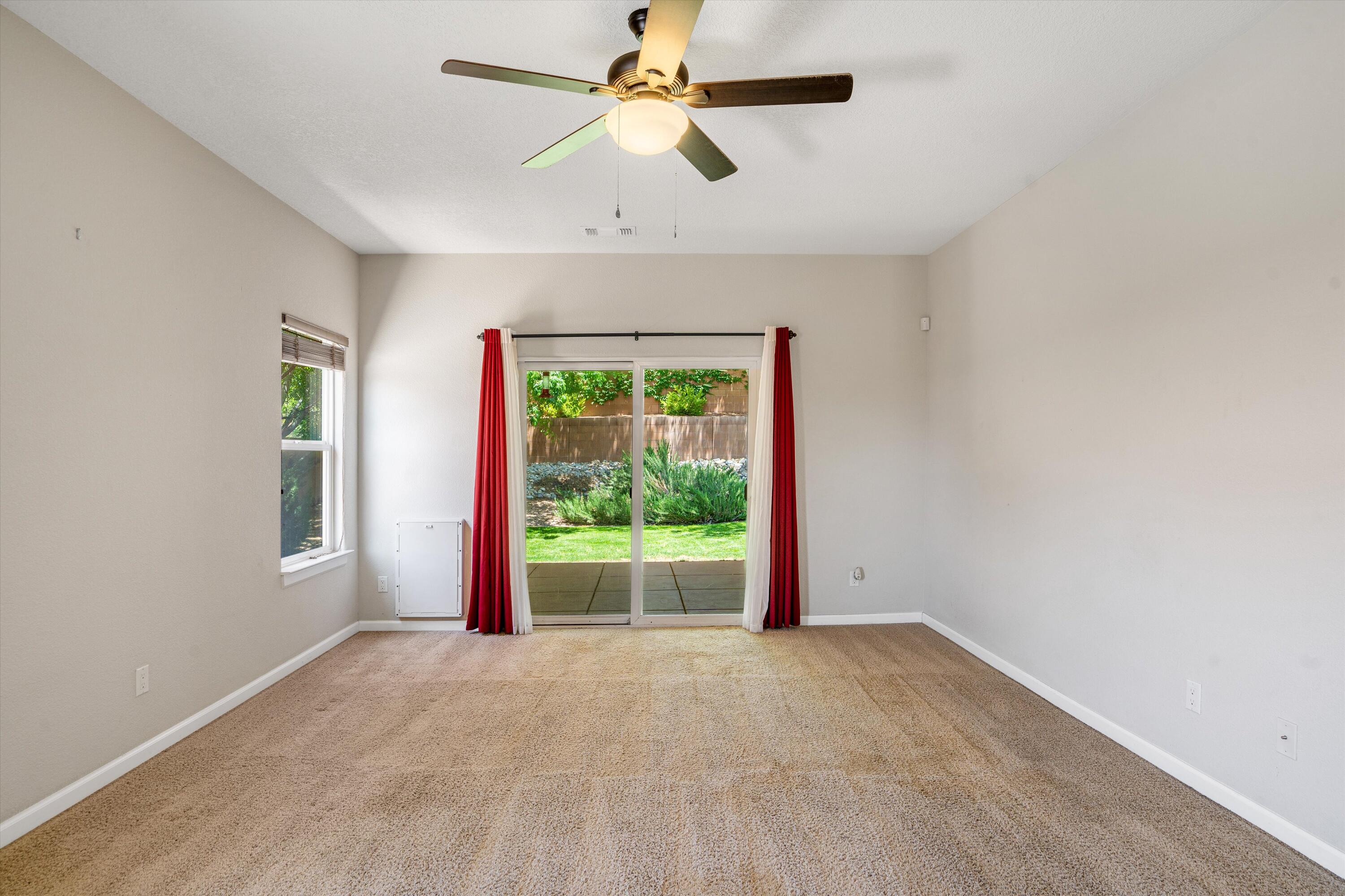 356 Paseo Vista Loop NE