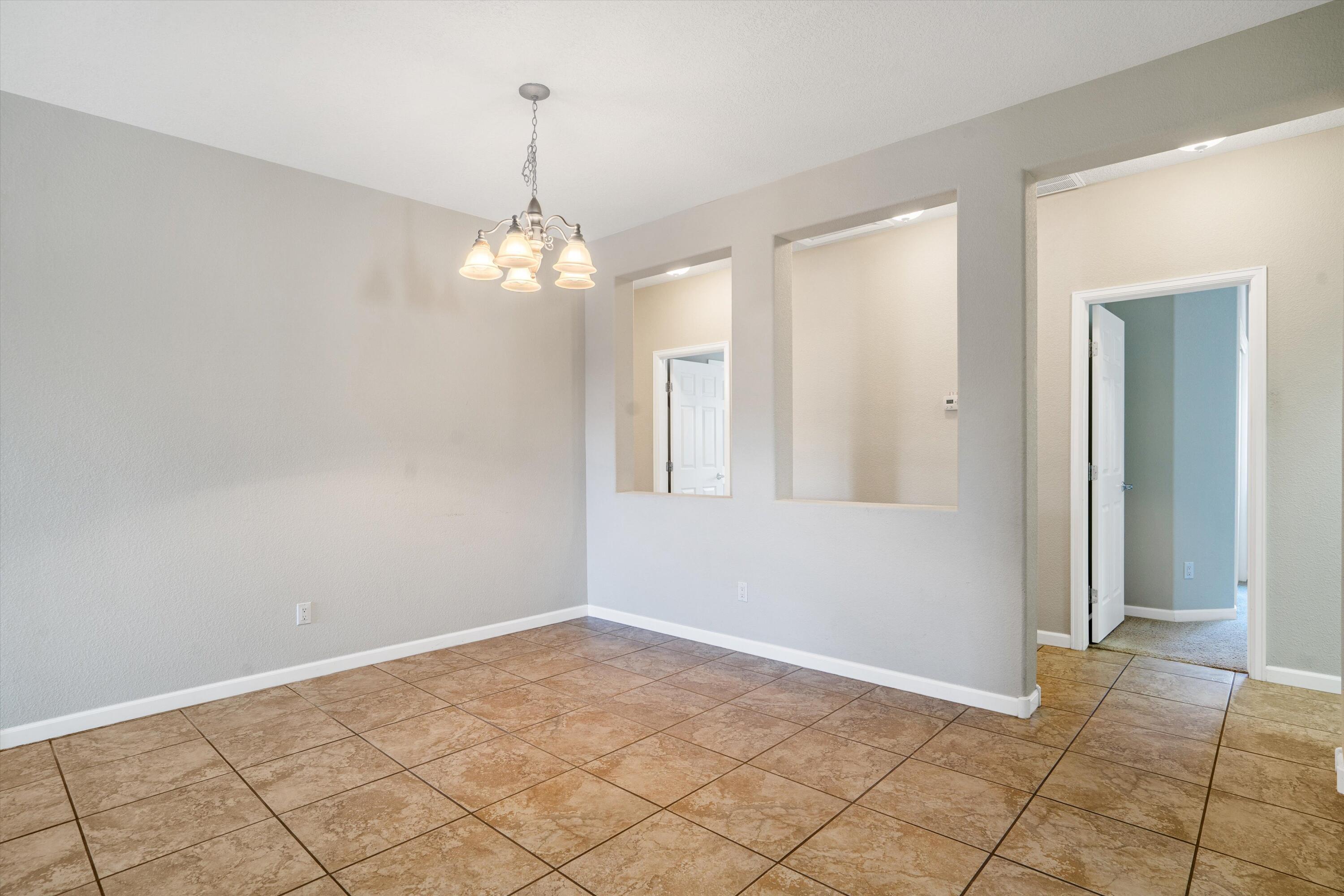 356 Paseo Vista Loop NE