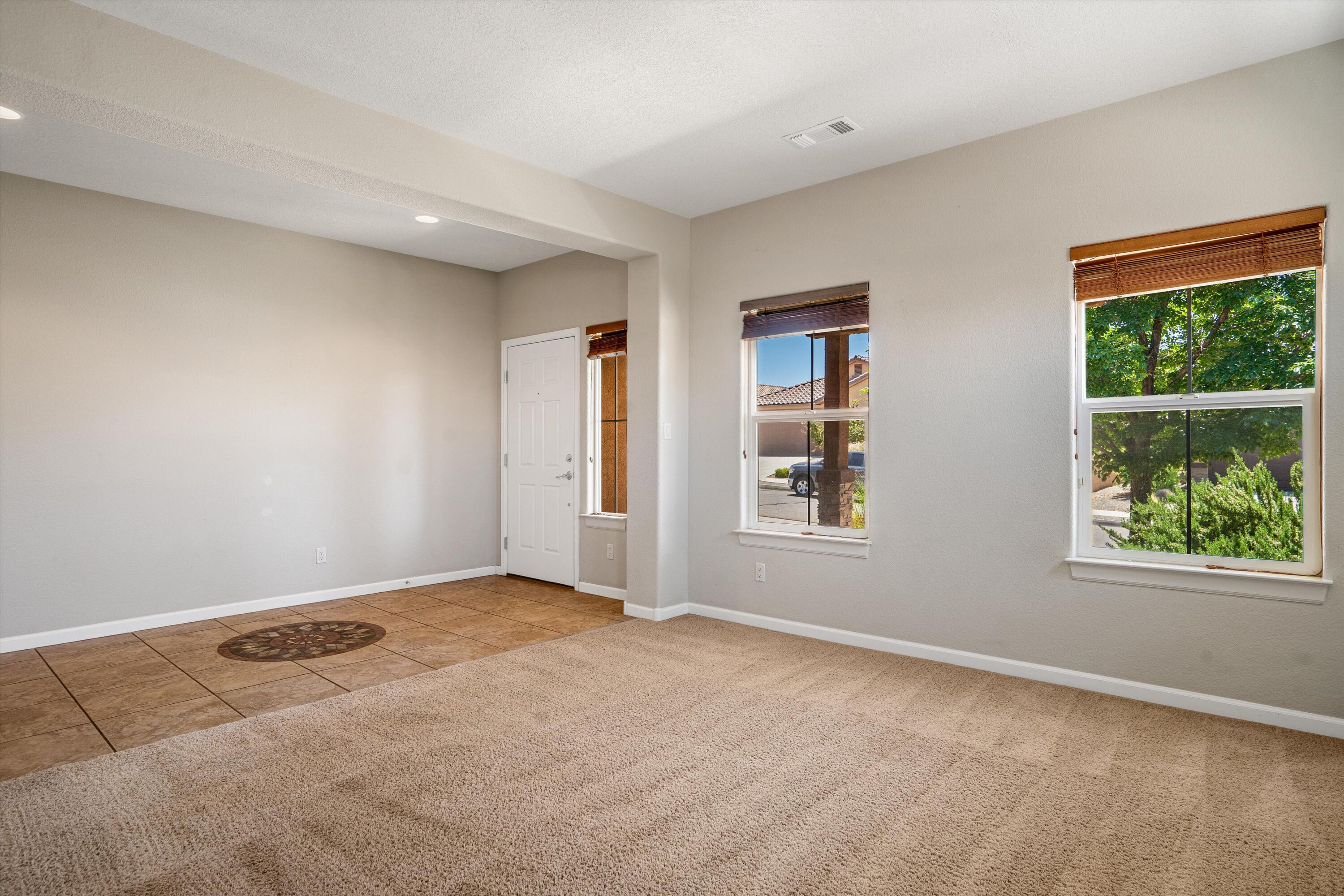 356 Paseo Vista Loop NE