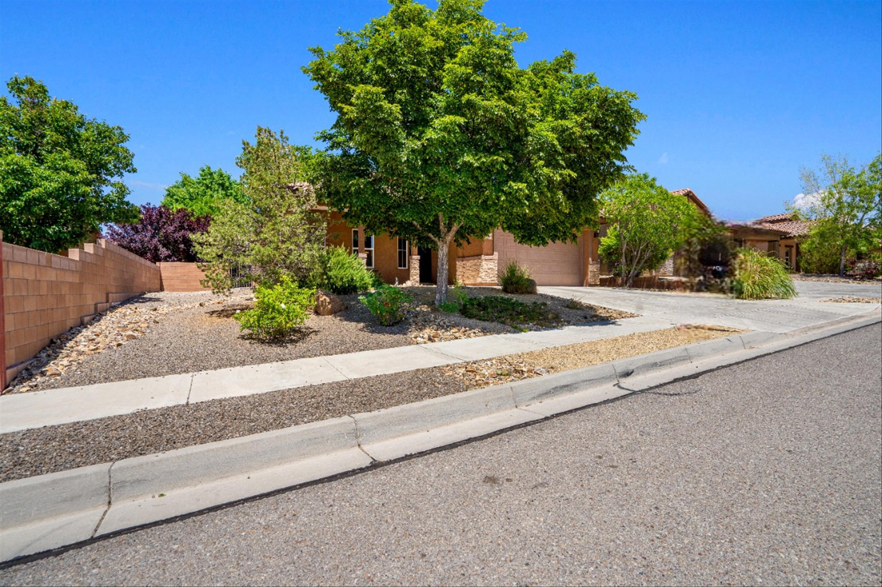 356 Paseo Vista Loop NE
