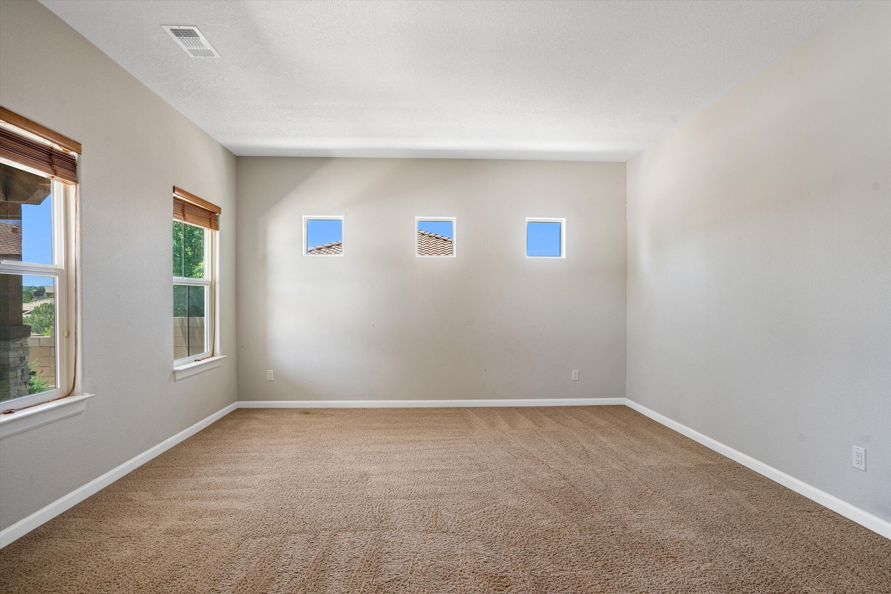 356 Paseo Vista Loop NE