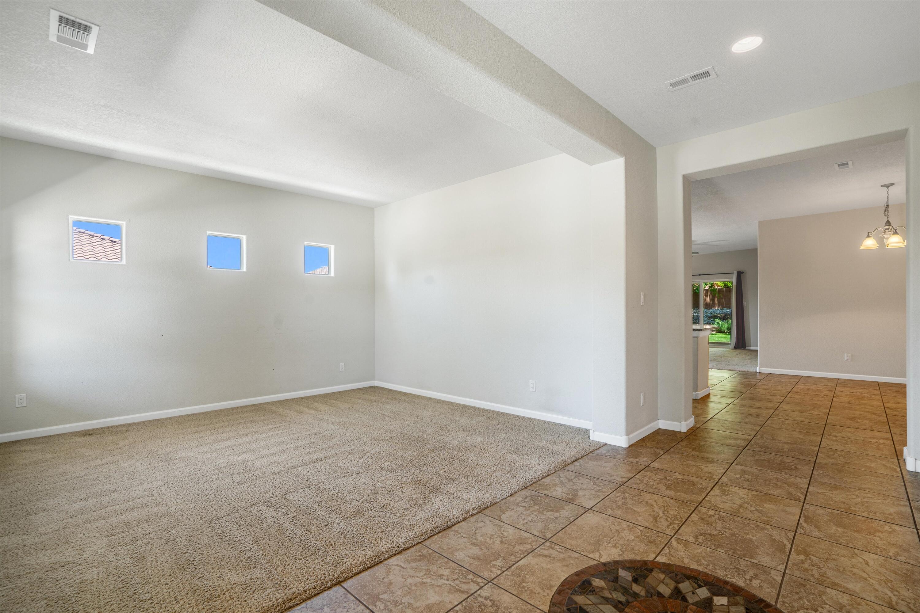 356 Paseo Vista Loop NE