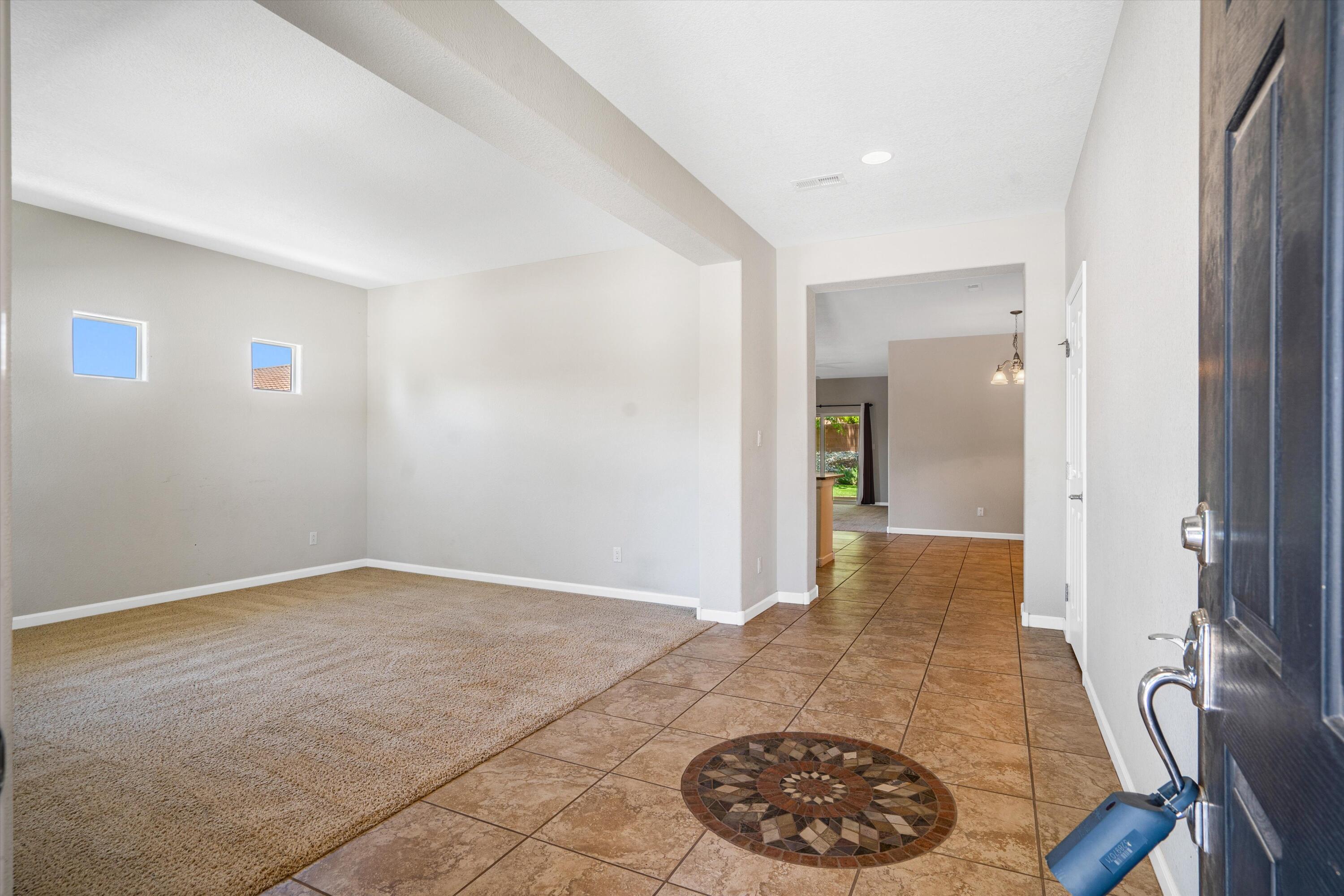 356 Paseo Vista Loop NE