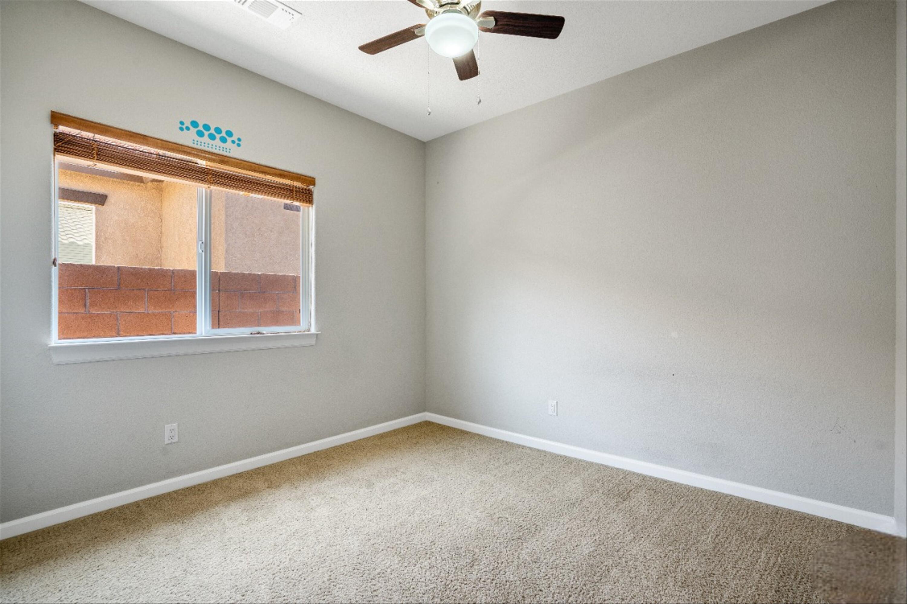 356 Paseo Vista Loop NE
