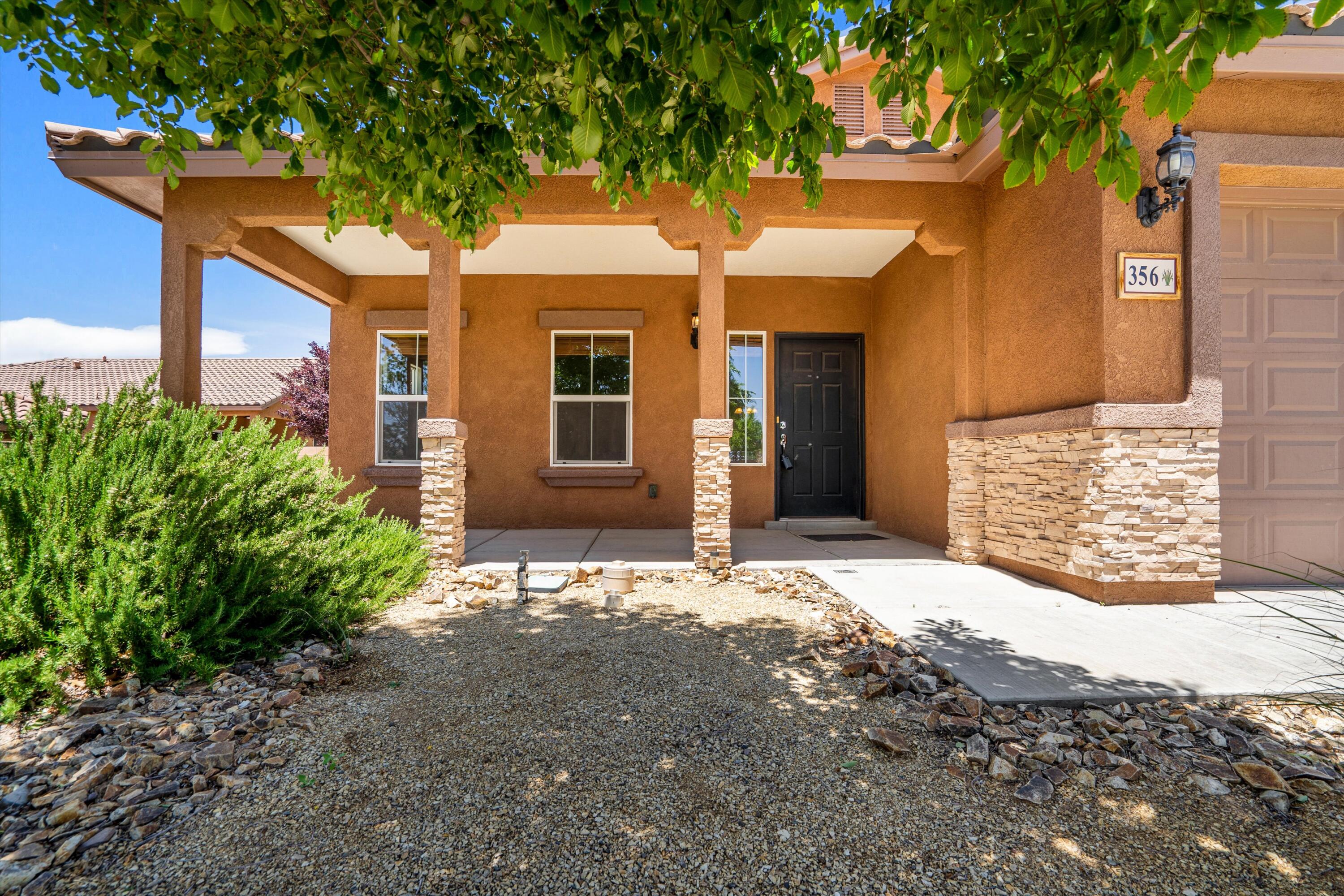 356 Paseo Vista Loop NE