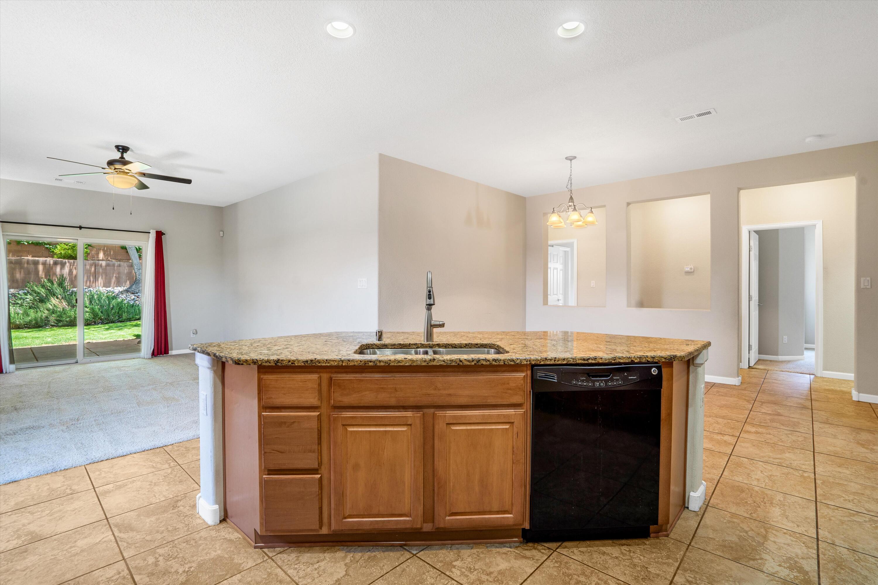 356 Paseo Vista Loop NE