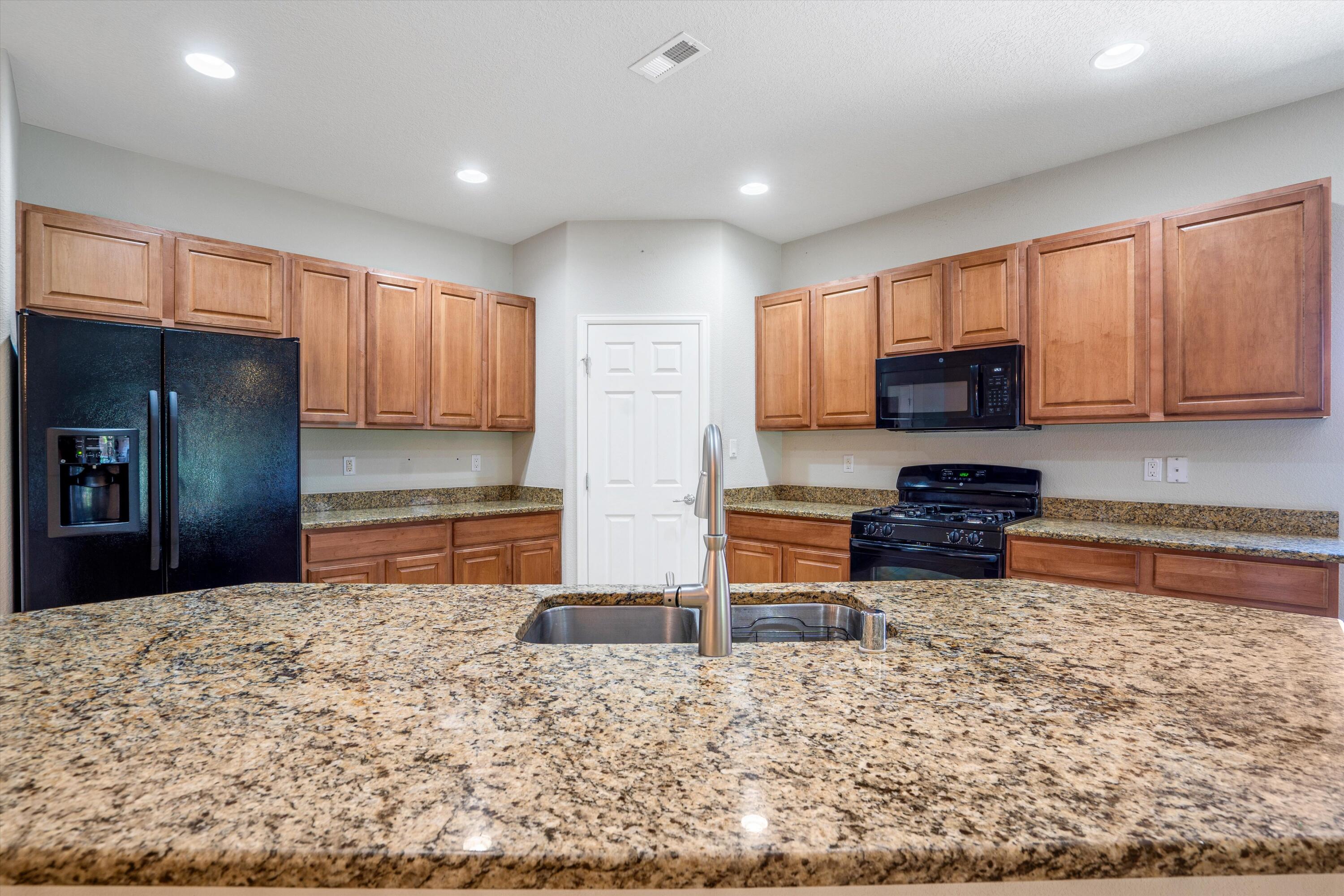 356 Paseo Vista Loop NE